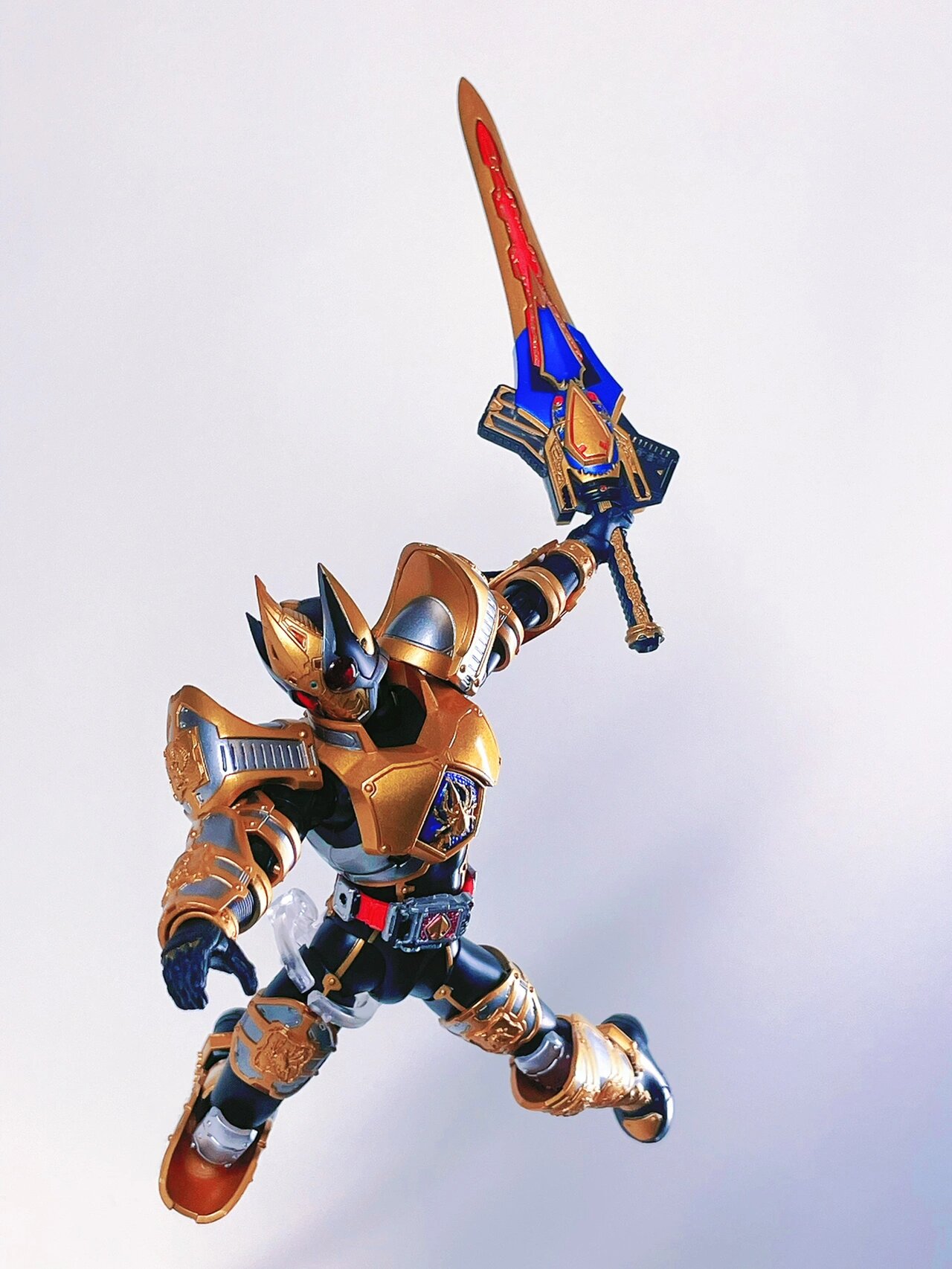 哈哈哈🪲 剧中帝王剑是打败了♠️king不死兽之后的形态,那一段