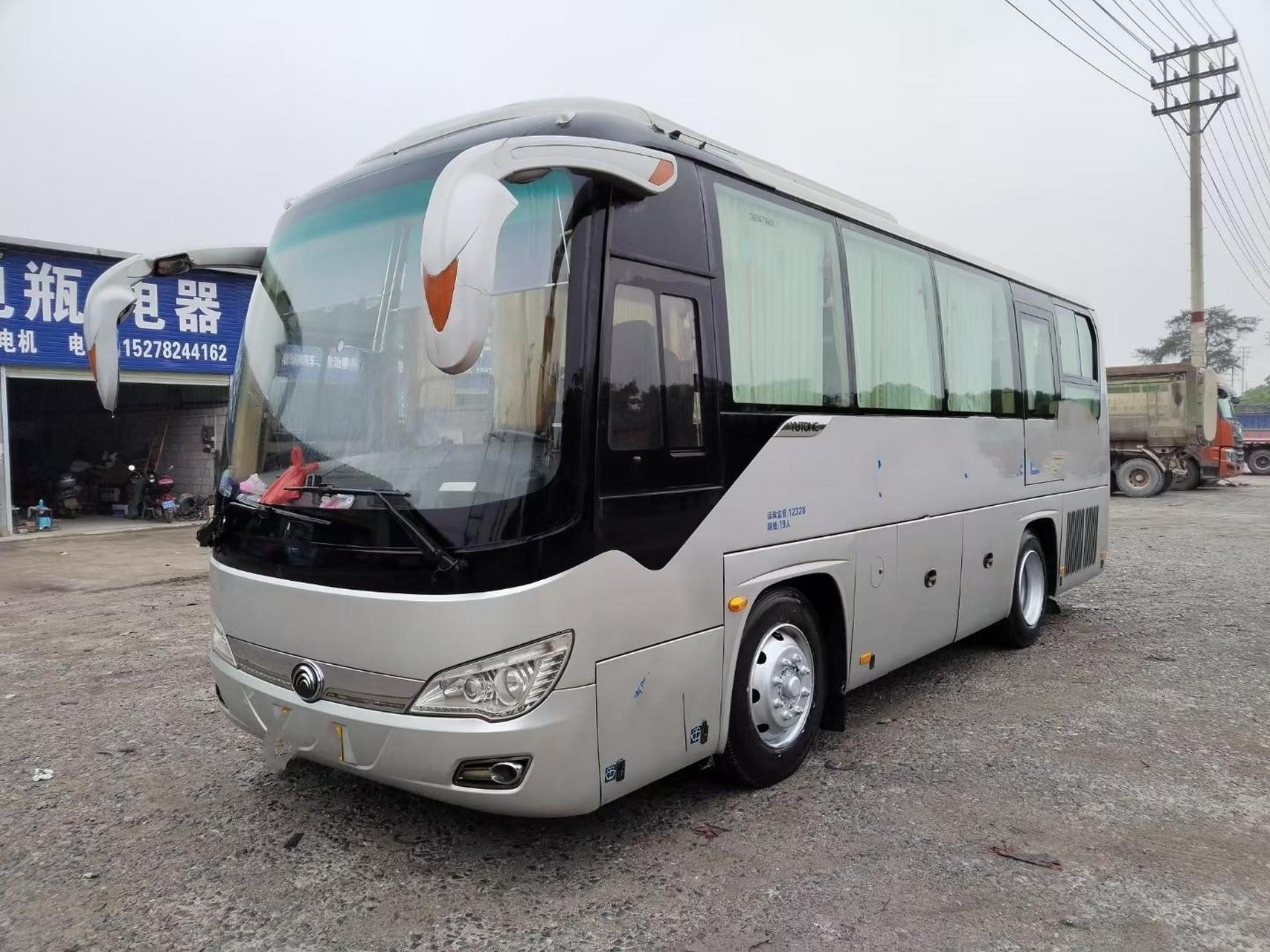 双胞胎2 1车型19座宇通6816,一台16年11月上牌玉柴200国四排放,一台17