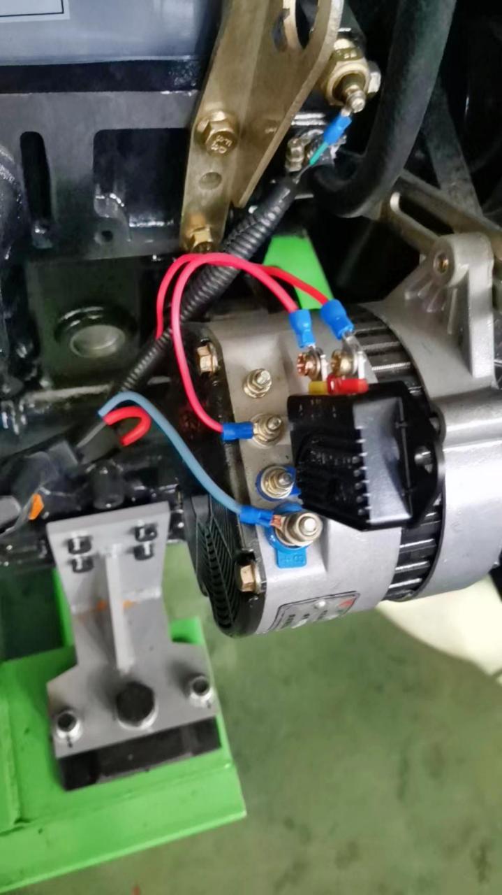 日常小技术 柴油机发电机冲电瓶接线法.