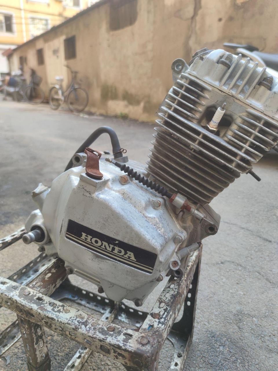 五羊黑条125机器状态非常好 怠速非常平稳  中箱没动过原装缸 机器