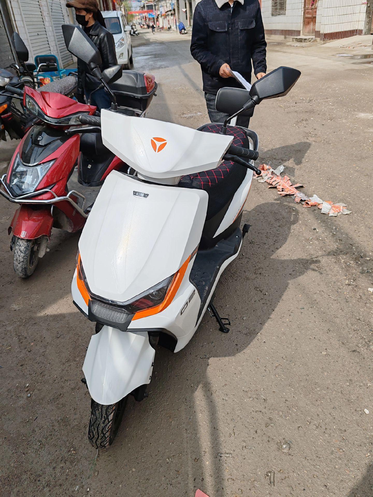 雅迪冠能t20起飞上营村