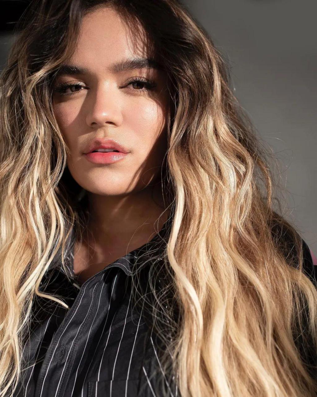 有人质疑 karol g 现在已经32岁了,算什么超生代,算什么卡妹?