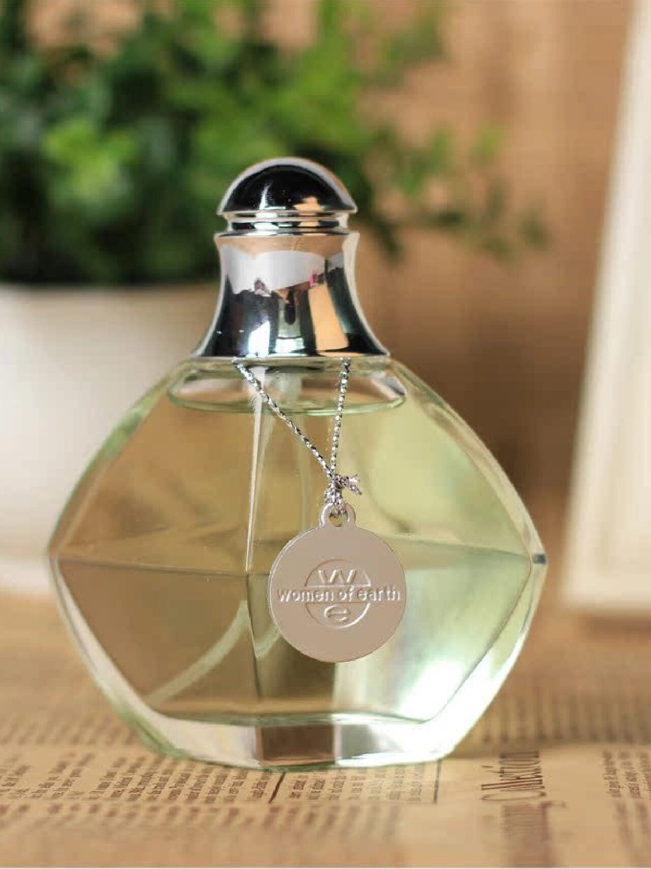 终于找到了10年前用的国货之光地球女人香水