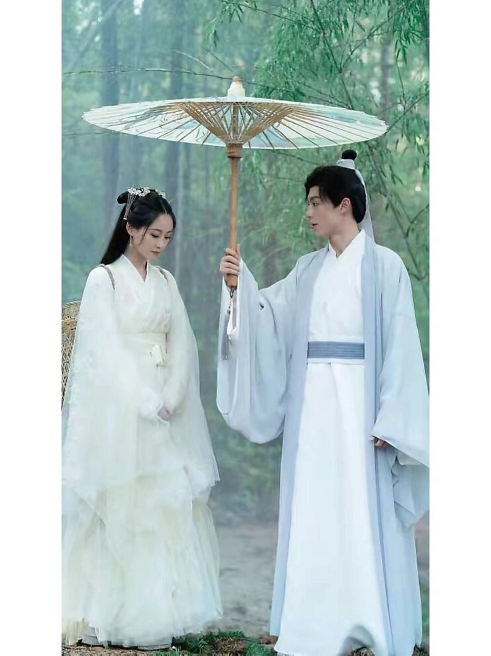 9391 流萤是小姐夏侯雪身边的贴身呆萌小丫鬟,偶然情况下替小姐救