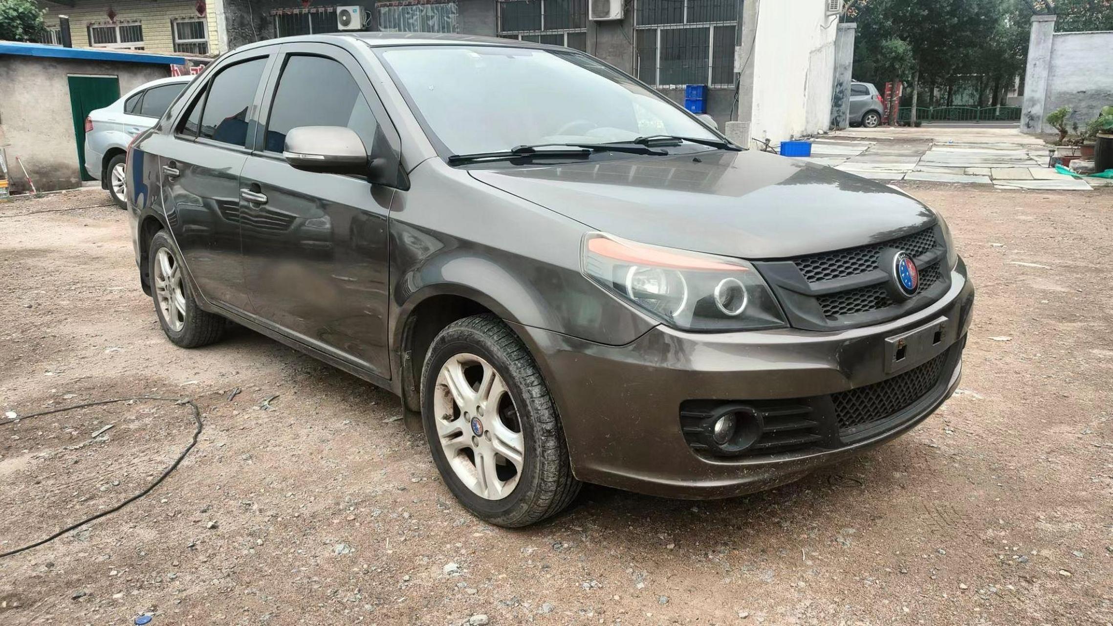 13年吉利英伦sc615,车况板正,手续齐全,省油好开