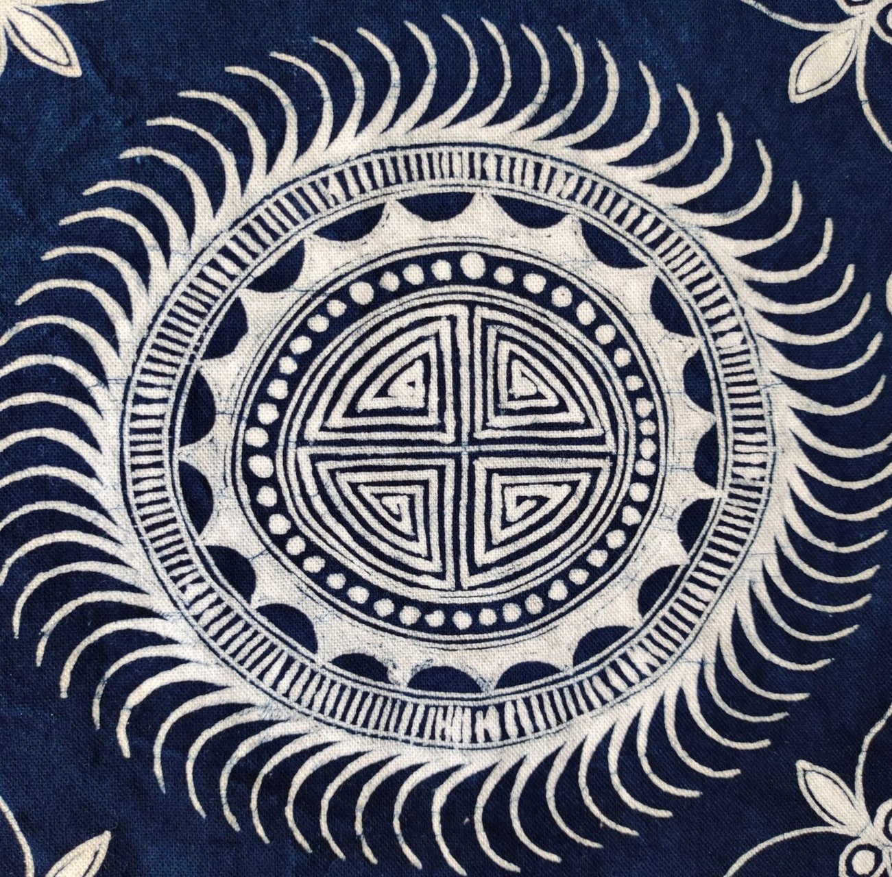 贵州苗族蜡染传统图案—铜鼓篇 无尽岁月 沉溺其中 老师用无数日夜