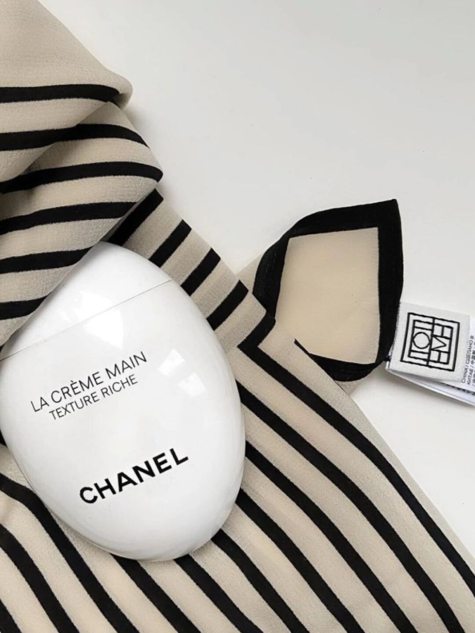 chanel鹅卵石护手霜 armani粉底液 byredo粉底液 celine锁骨链