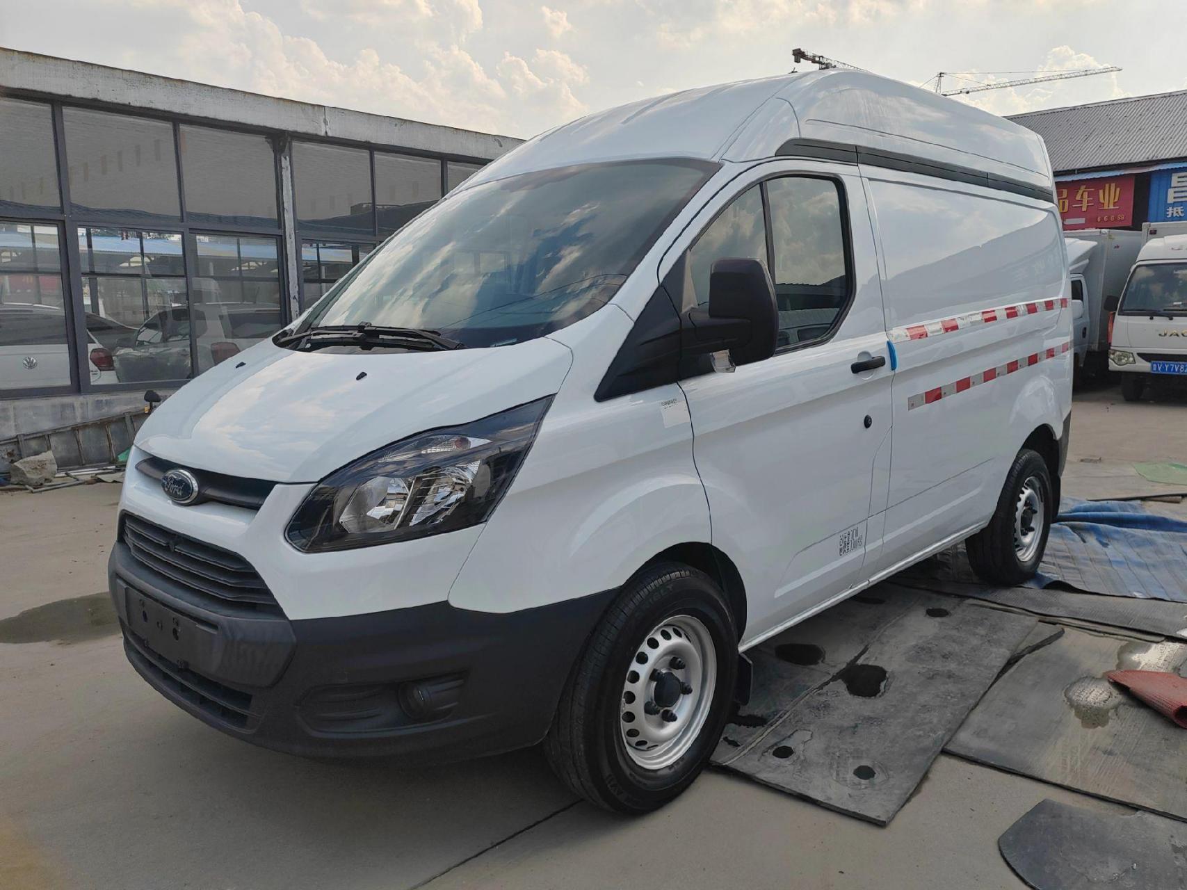 22年福特新全顺短轴中顶!2万零5百公里!实表!