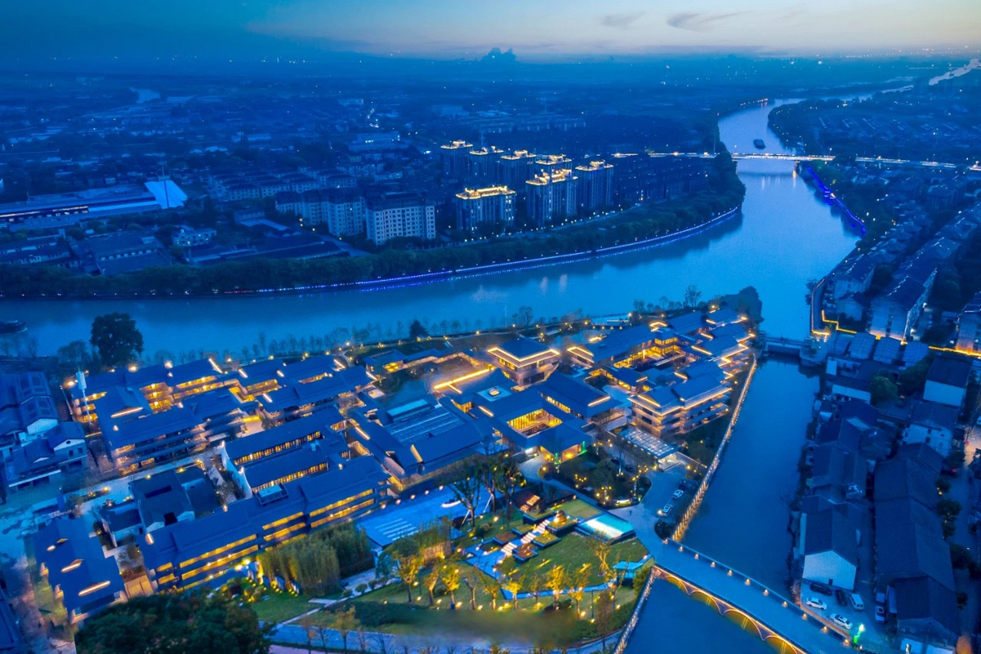 看德清# 今天上午,德清新市古镇假日酒店开业,作为新市古镇"微改造