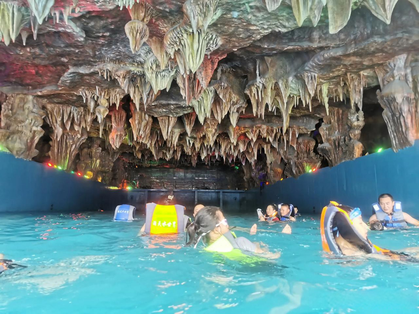旅游 溶洞 漂流 最近打卡了位于绵阳江油的中华洞天景区.