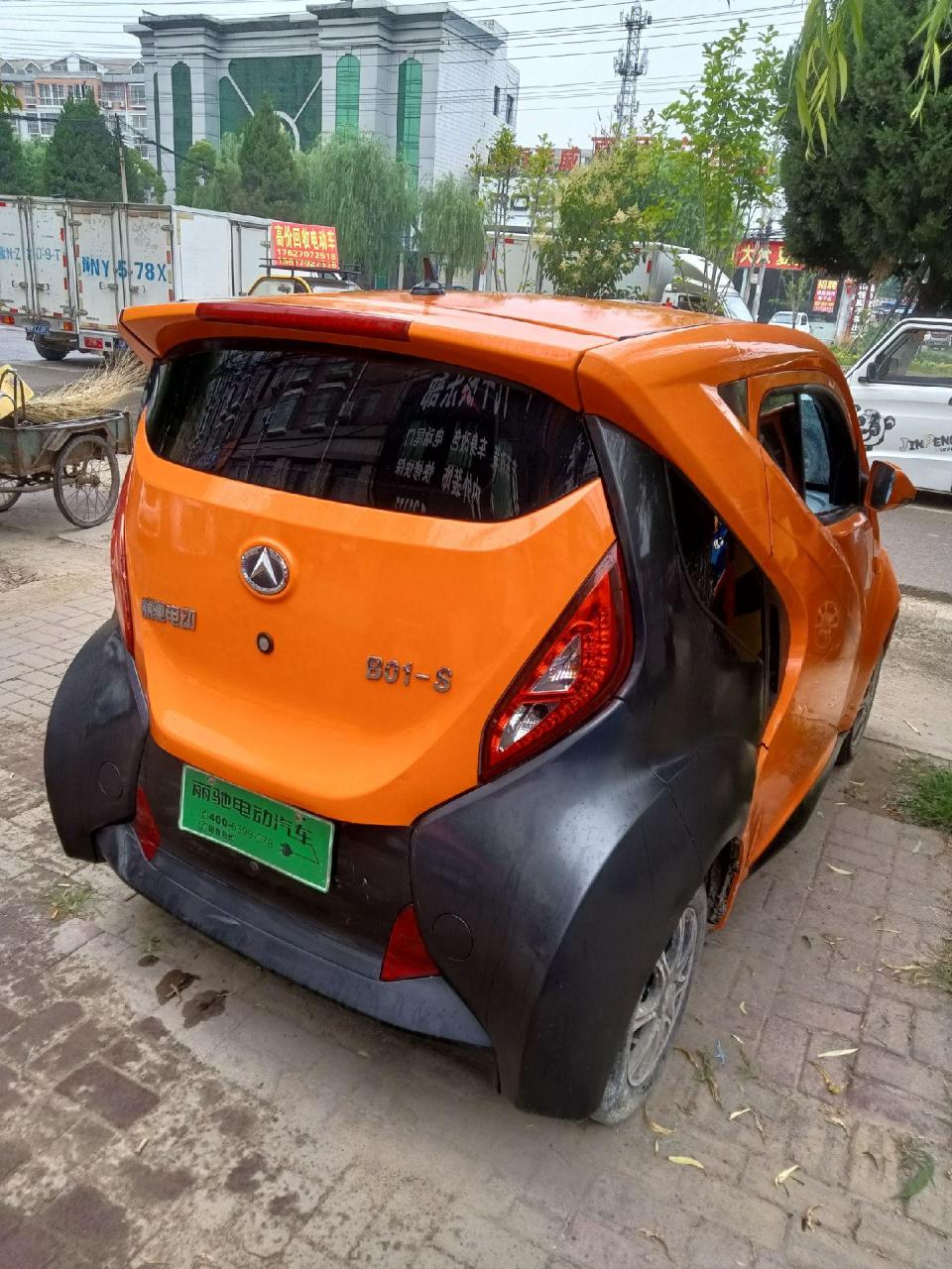 丽驰b01-s,6块100a电池还可巡航百公里,4000瓦大电机,带有倒车影像