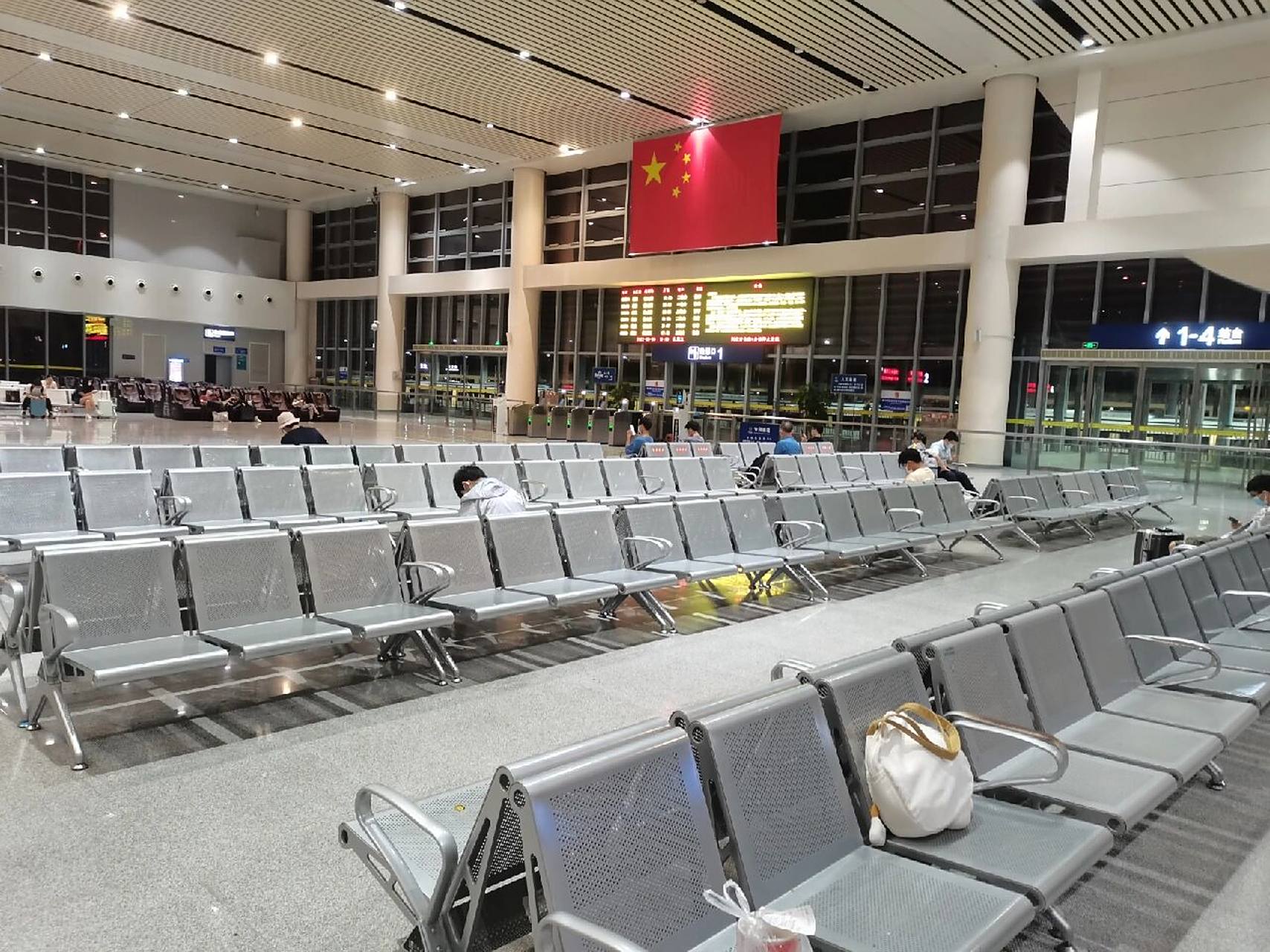 肇庆站/肇庆东站‖国庆候车现状 上图!