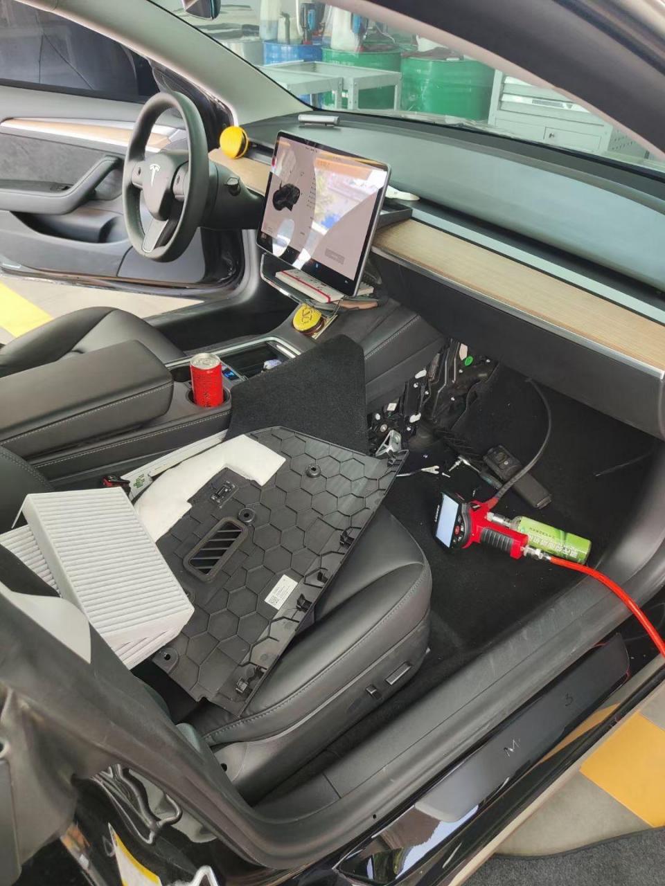 特斯拉model3 更换空调滤芯  清洗空调蒸发箱