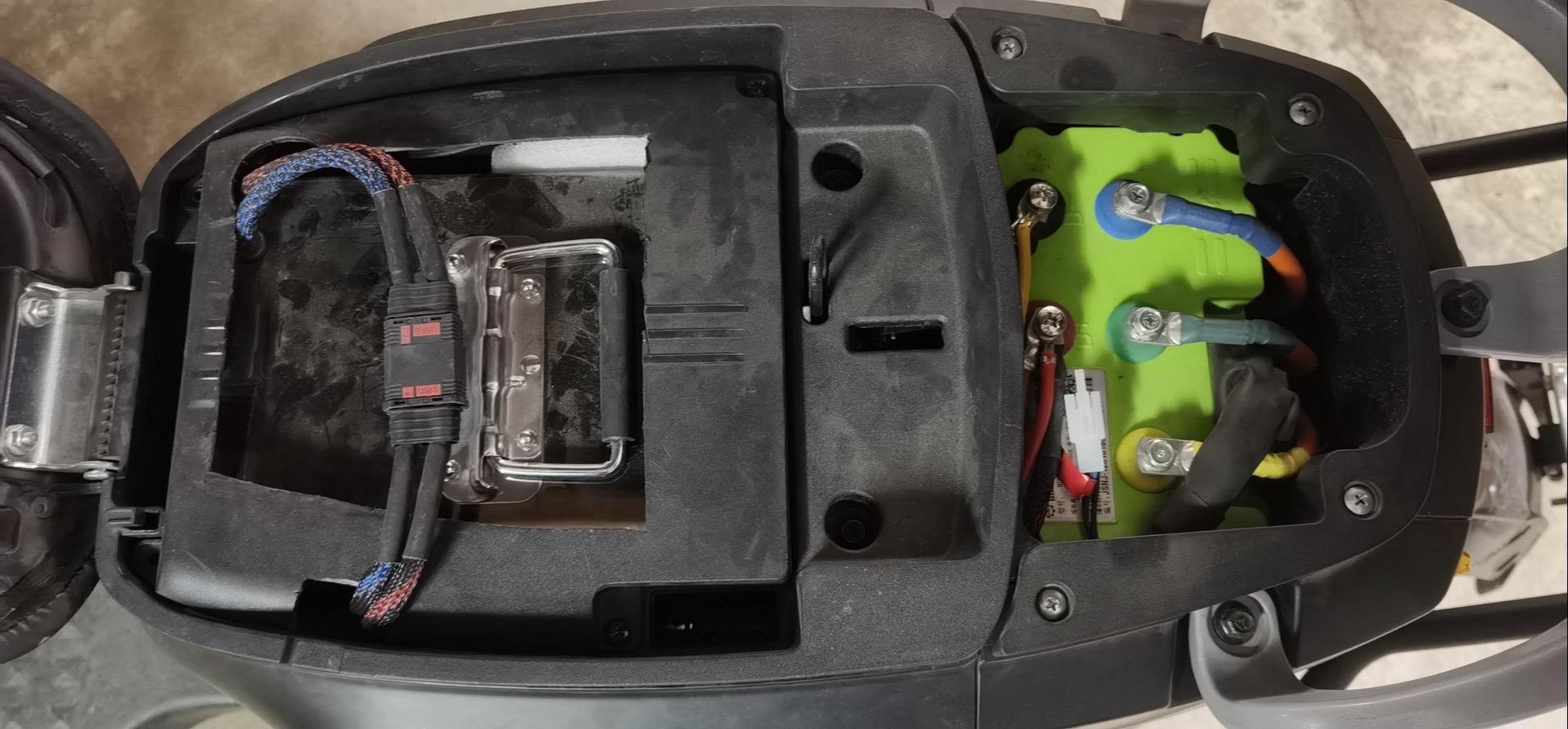 控制器:远驱72360(23年11月) 电机:全顺四代12寸 2000wp(保一年,24年1