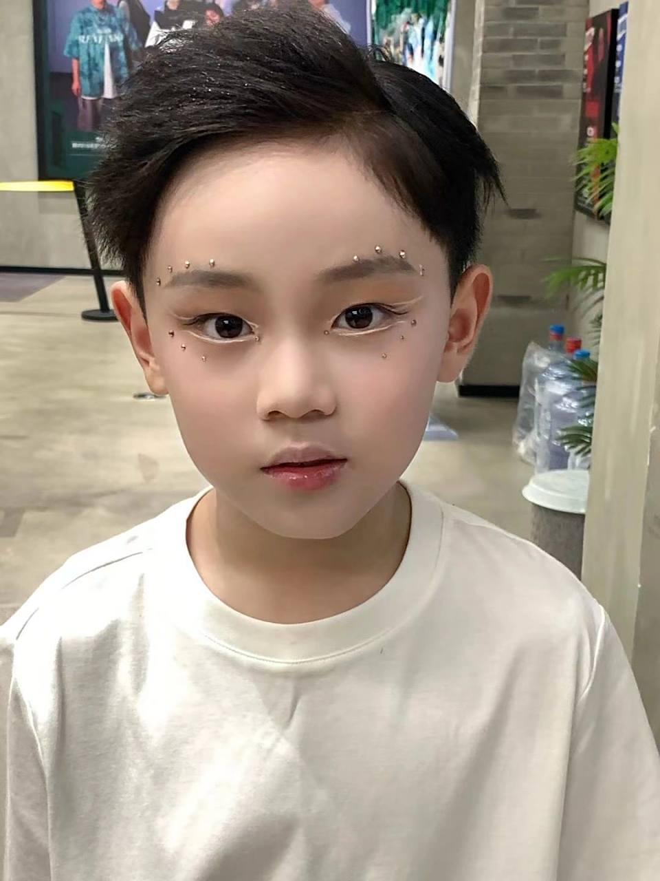 小男孩妆容 街舞妆容