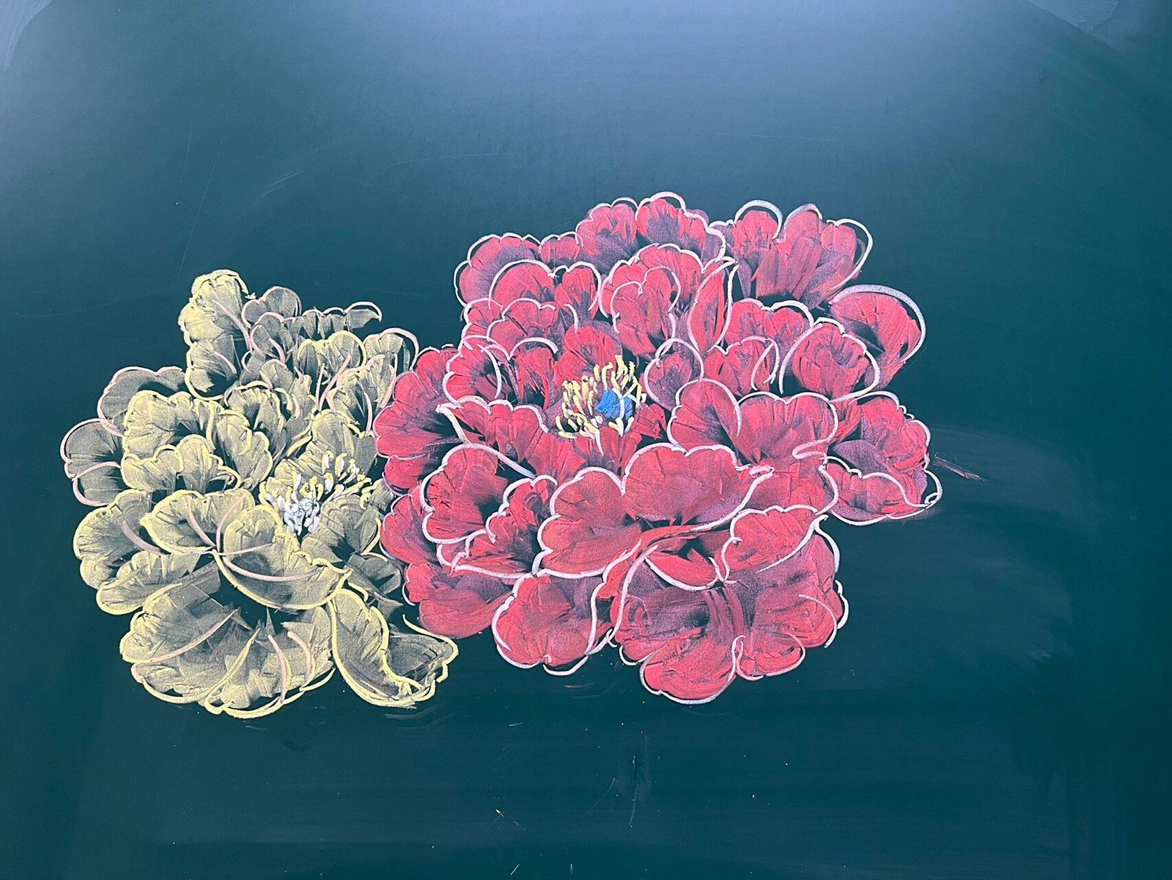 黑板报一粉笔画牡丹 课间十分钟赶画了两朵牡丹花,附步骤图,本来是录