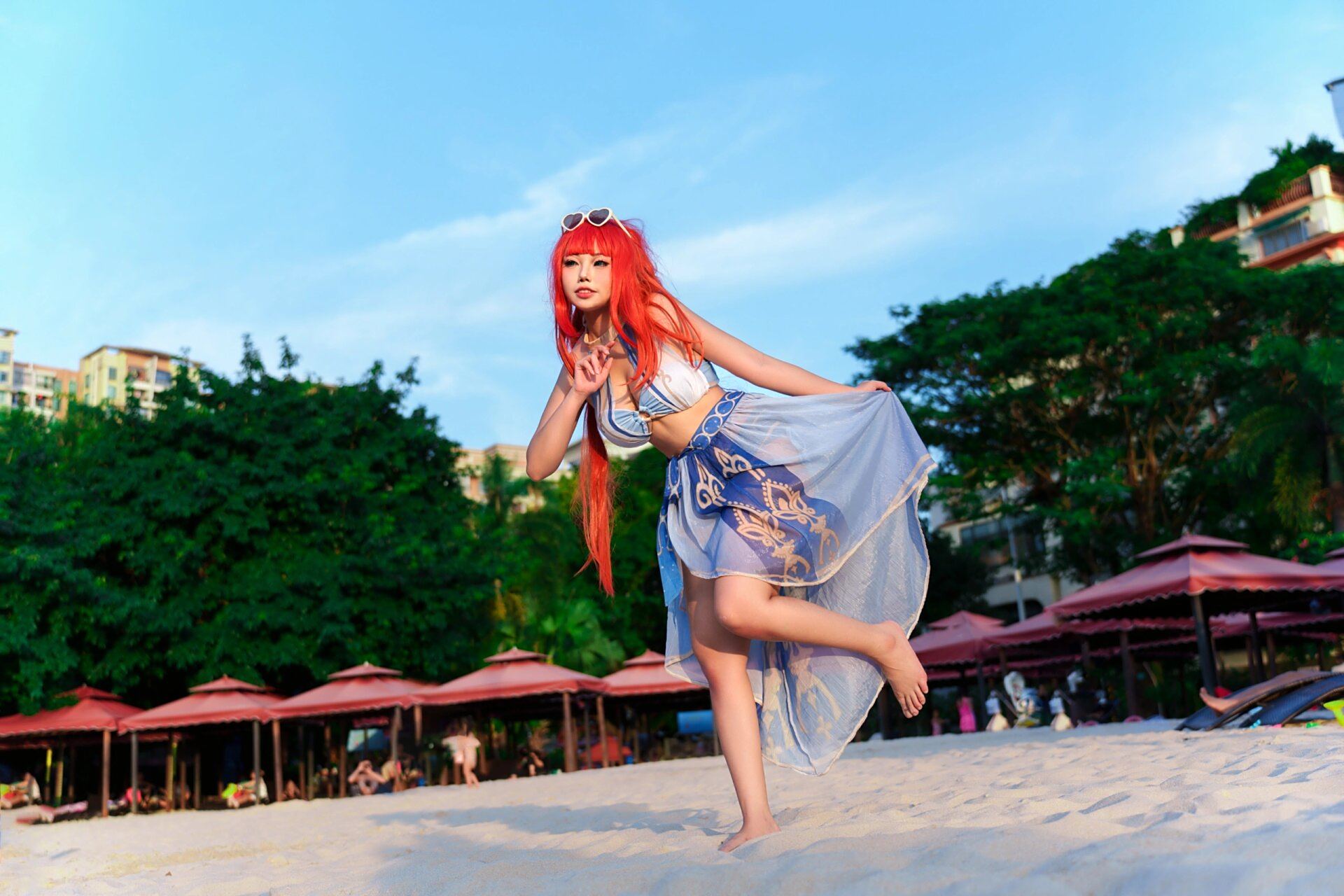 妮露泳装 "这样清闲的日子倒也不错嘛,优哉游哉.