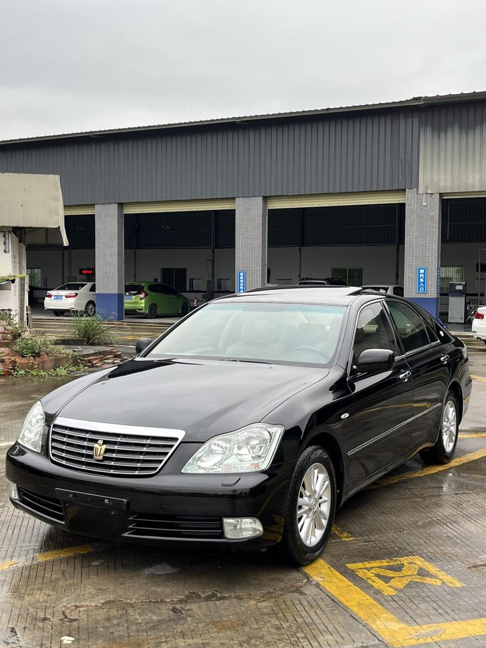 2009年12代丰田皇冠 2.5金标特别版  一手车