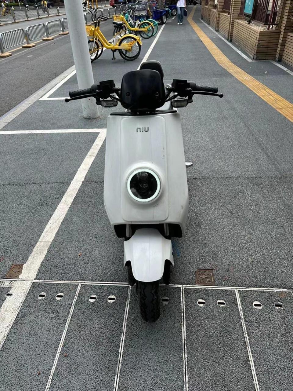 小牛n1s顶配pro版 原价11999购入 6035安锂电池,续航80公里 整车1万多