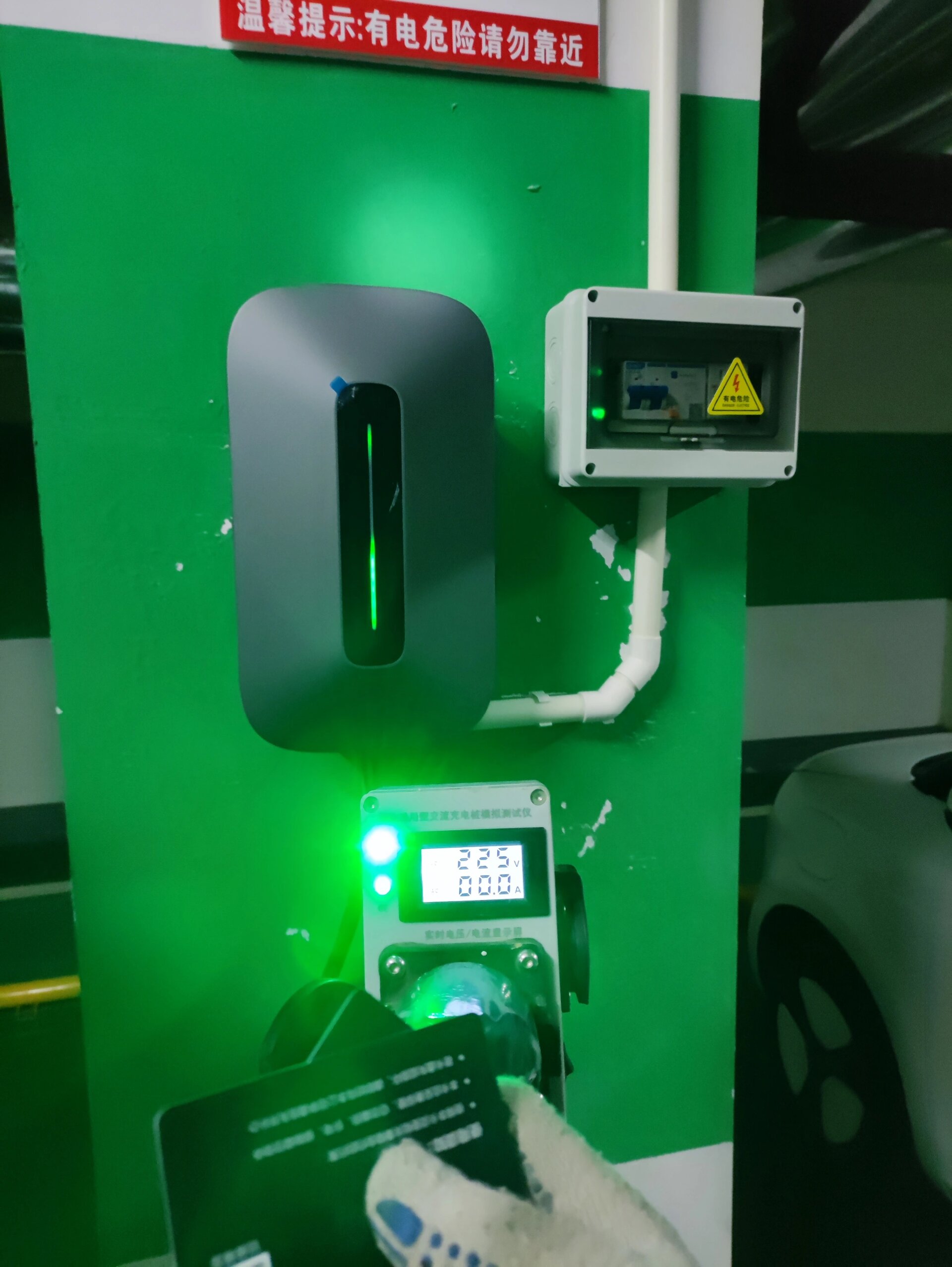 AC米兰官网-青海建成充电桩约1万个