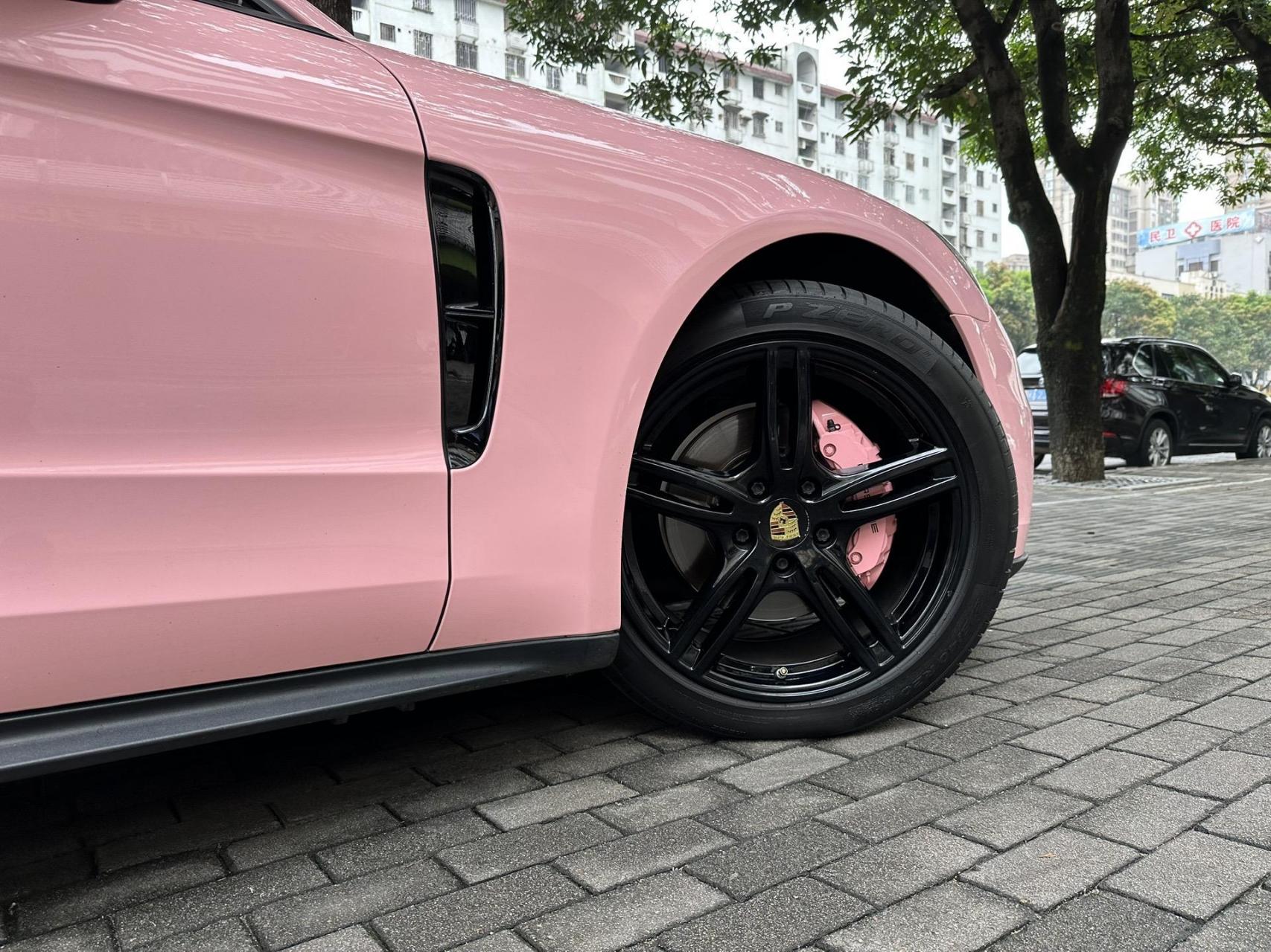 帕拉梅拉水晶胭脂粉 这才是小女生应该拥有的粉色～ 淡淡淡淡的浅粉色