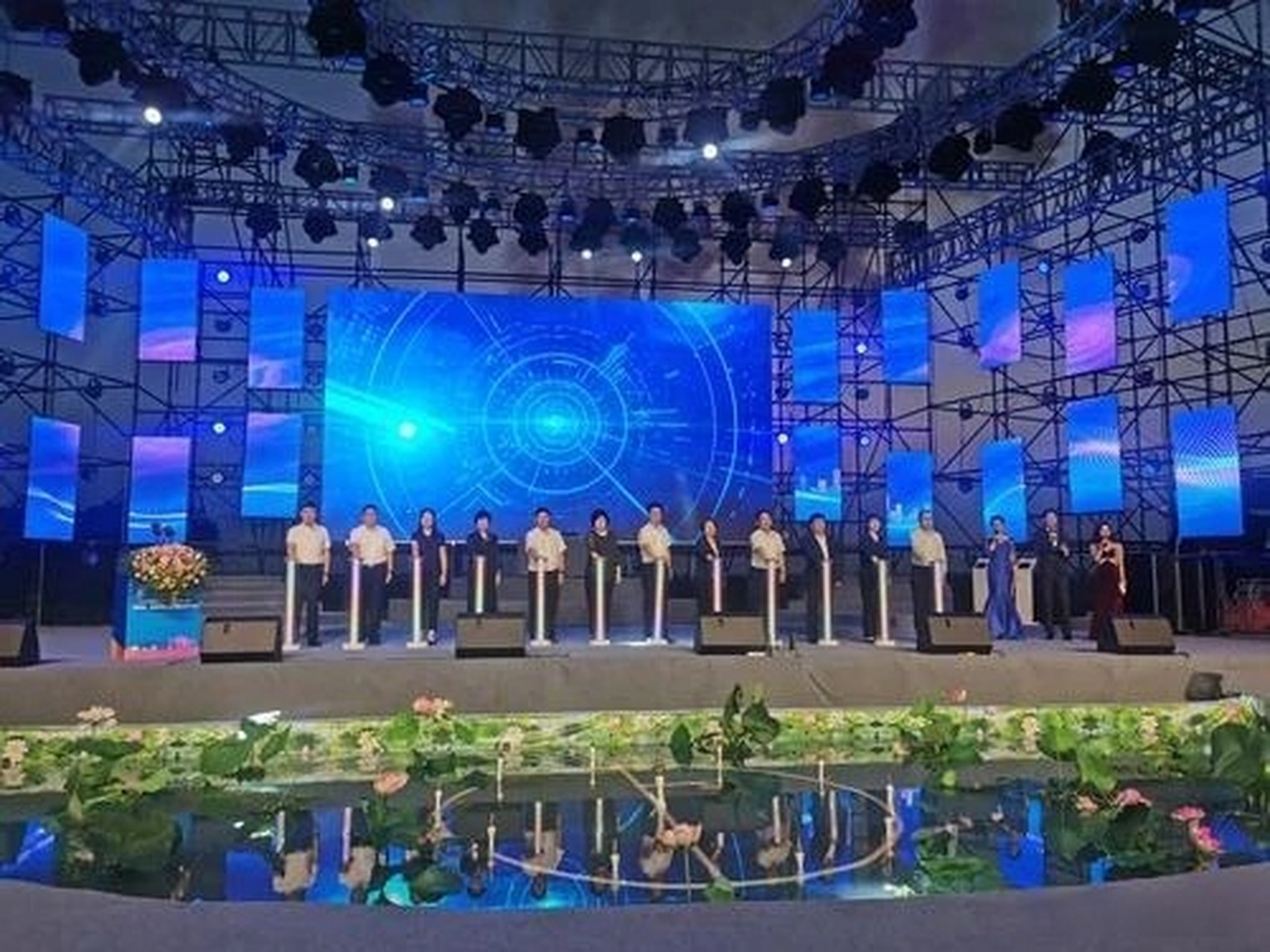2023年首届辽阳县"袜子节"暨中国·小北河国际袜业采购交易会盛大开幕