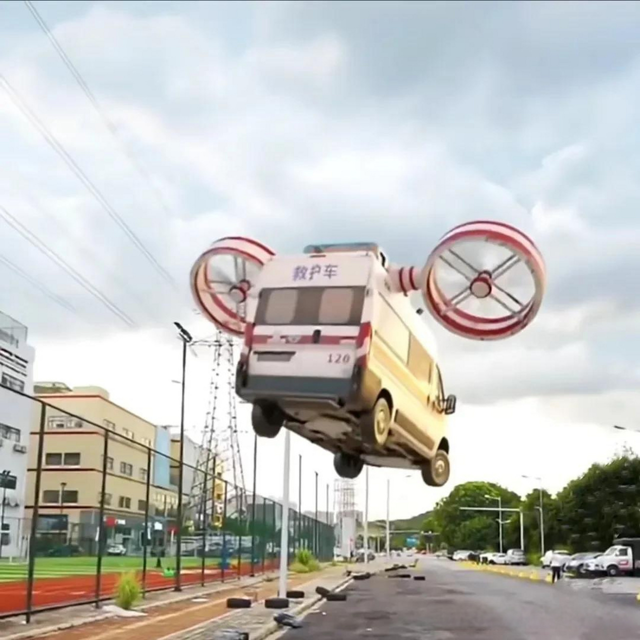 未来出行方式  120救护车可以飞[小鼓掌]  我觉得别的车先不管能不能