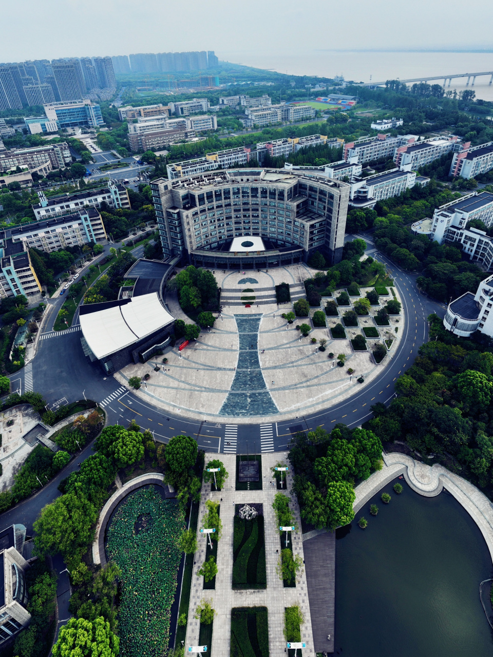 航拍下沙最美大学7515你选哪:工商计量浙传…71 又到了开学季