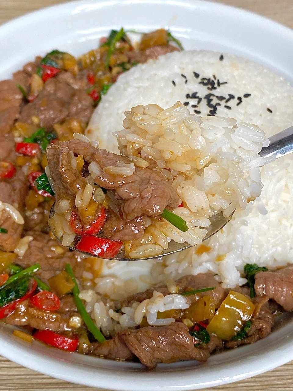 一人食|泡椒牛肉盖饭99辣翻天但停不下来07 9494今天这个泡椒
