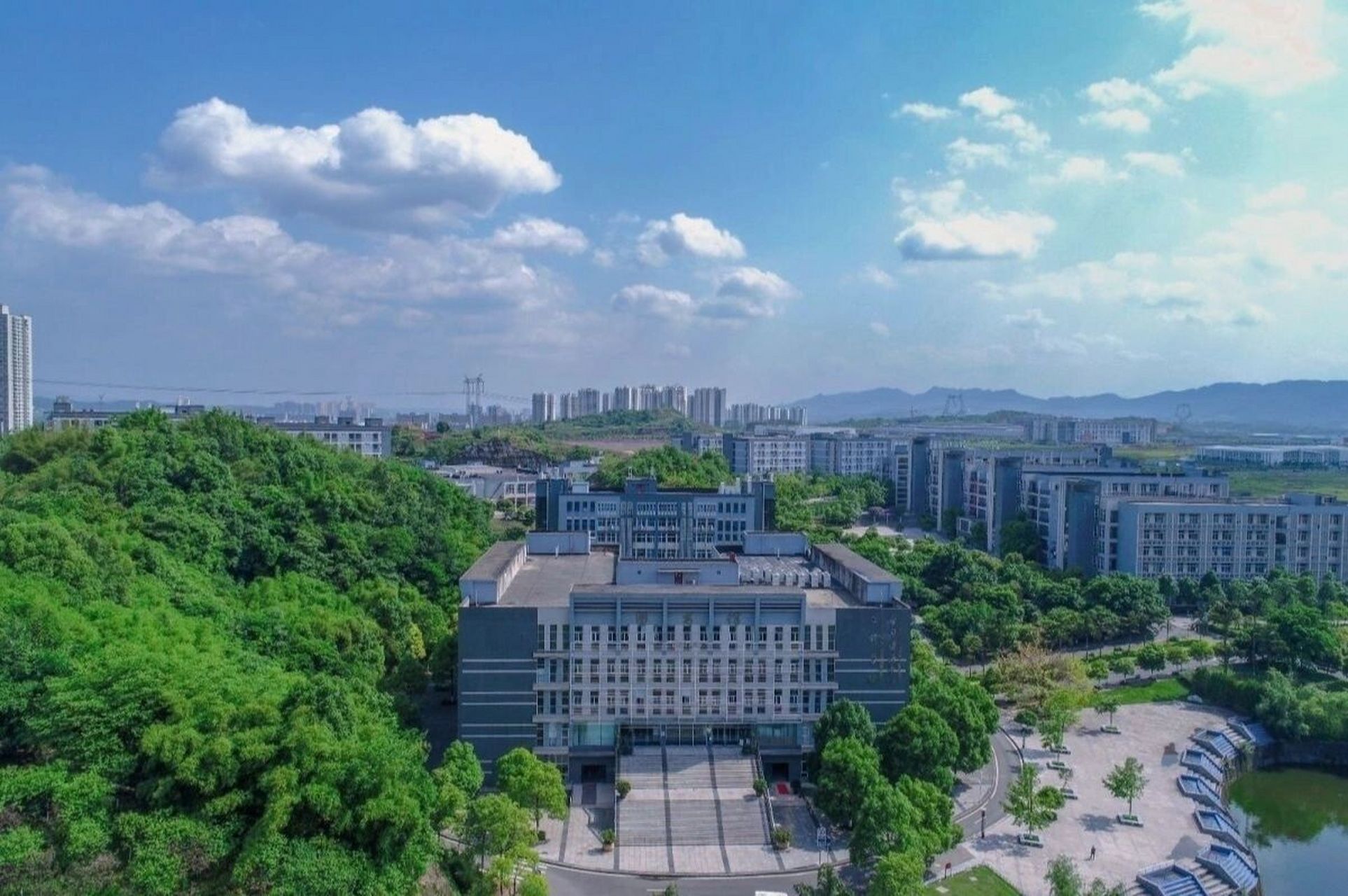 重庆城市管理职业学院 22级的乖乖快来哦,学姐在线解答疑问