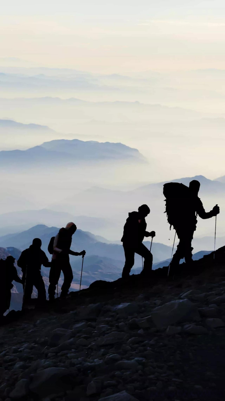 一个人如果只有外在的圆滑, 却没有内在的框架, 那么这个人就是一个