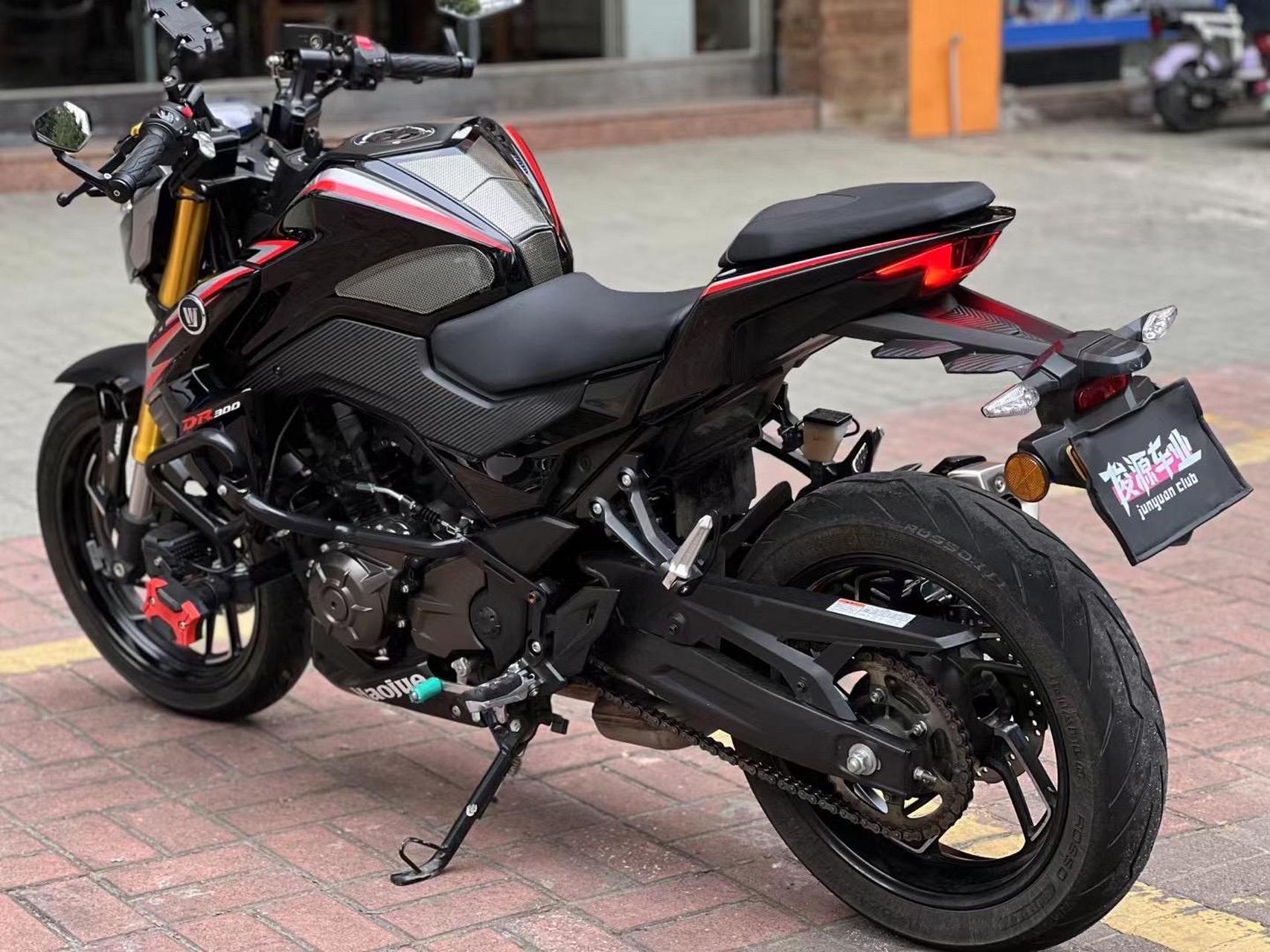 21豪爵dr300   行驶了6000公里 加装护杠/防摔棒/手机支架 / 手把镜