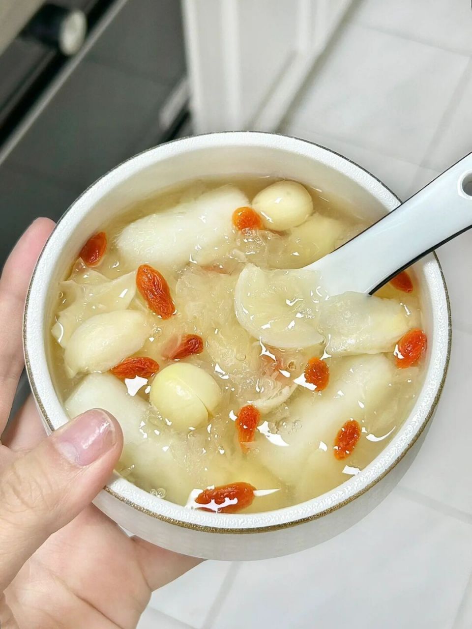 银耳百合莲子羹[大笑]巨巨巨巨巨巨巨巨好喝!