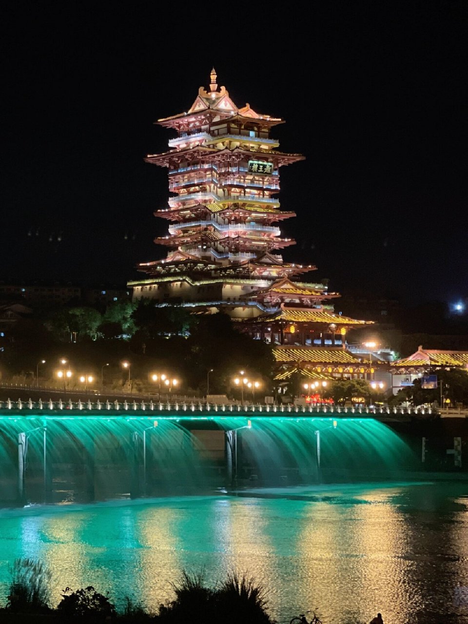 绵阳的越王楼夜景