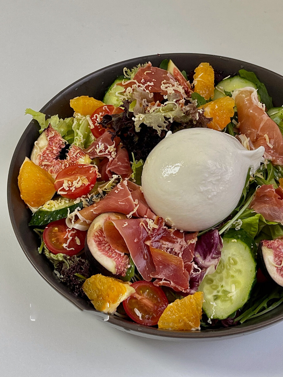 01|意式火腿沙拉01 -材料: 各种生菜 芝麻菜 黄瓜 小番茄 橙子