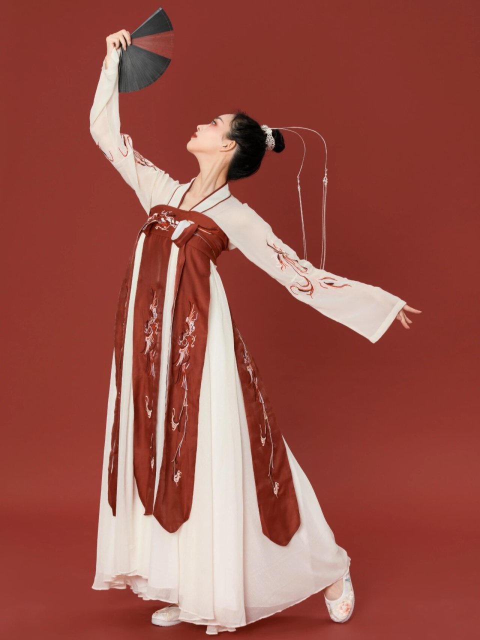 78汉服女生舞蹈 7315今日人体素材: 衣袂翩翩的古装舞蹈小姐姐