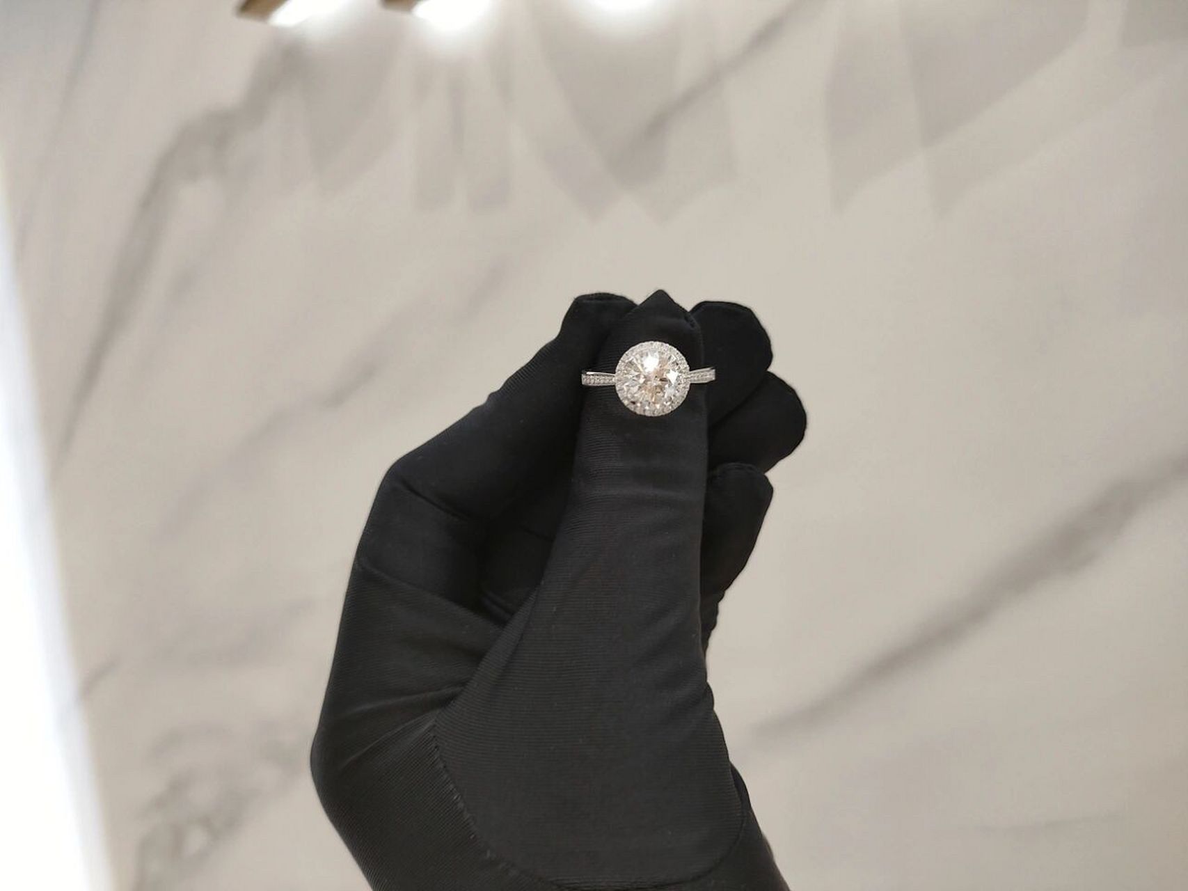 莱绅通灵蓝色火焰真心钻 leysen莱绅通灵 67蓝火真心钻是一款国礼