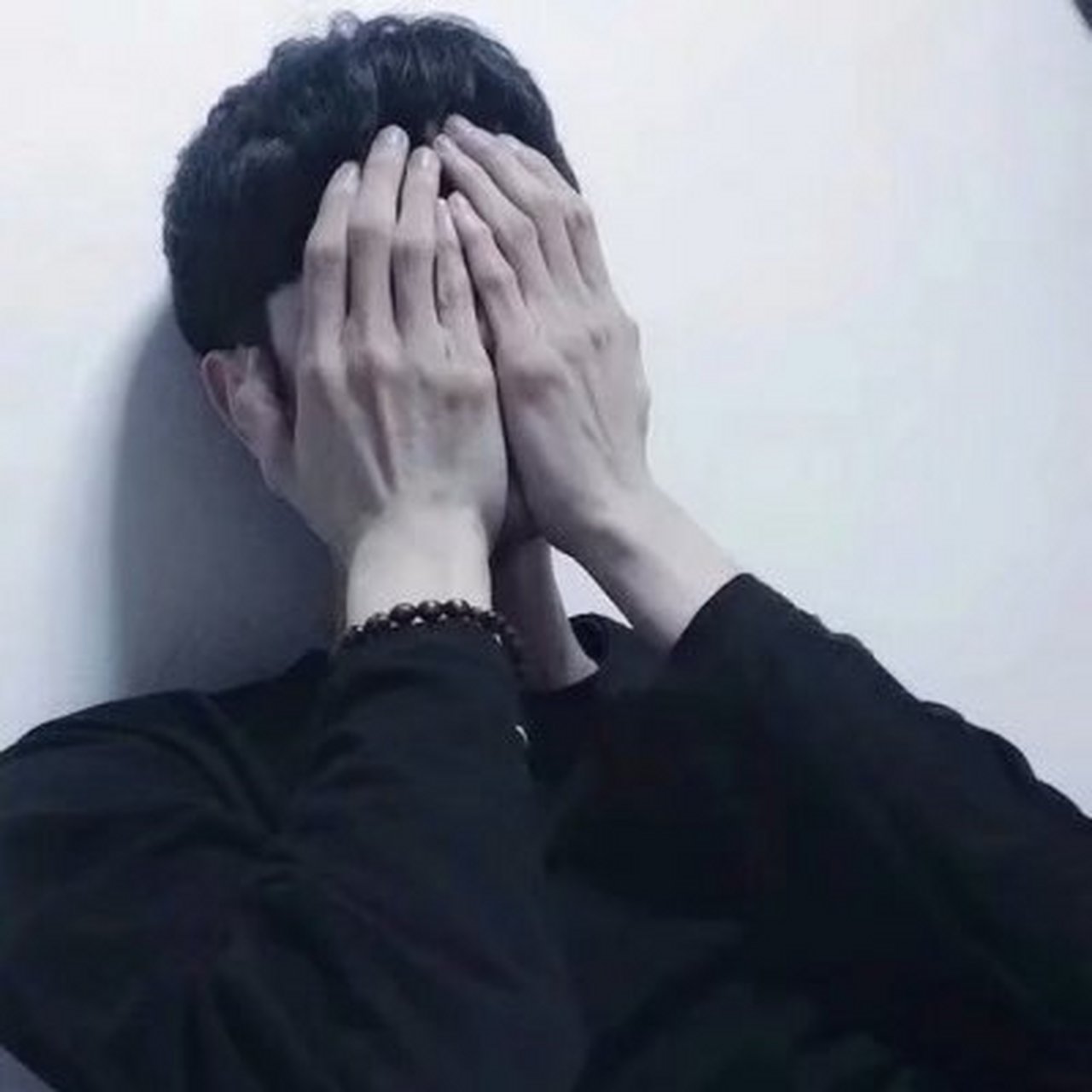 看不见脸捂脸半张脸男生