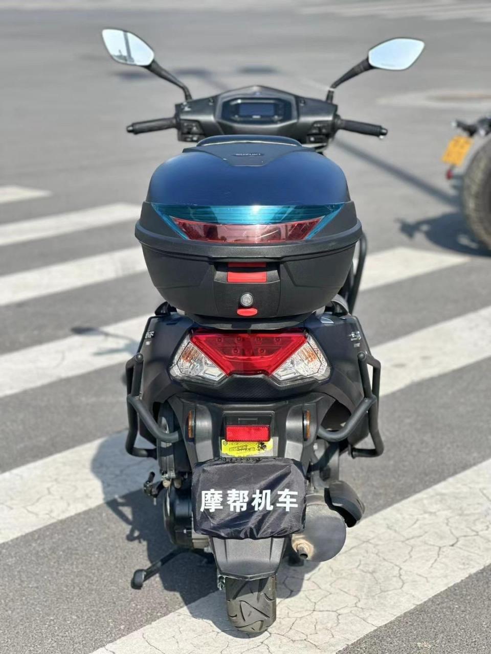 22年铃木uy125星空蓝