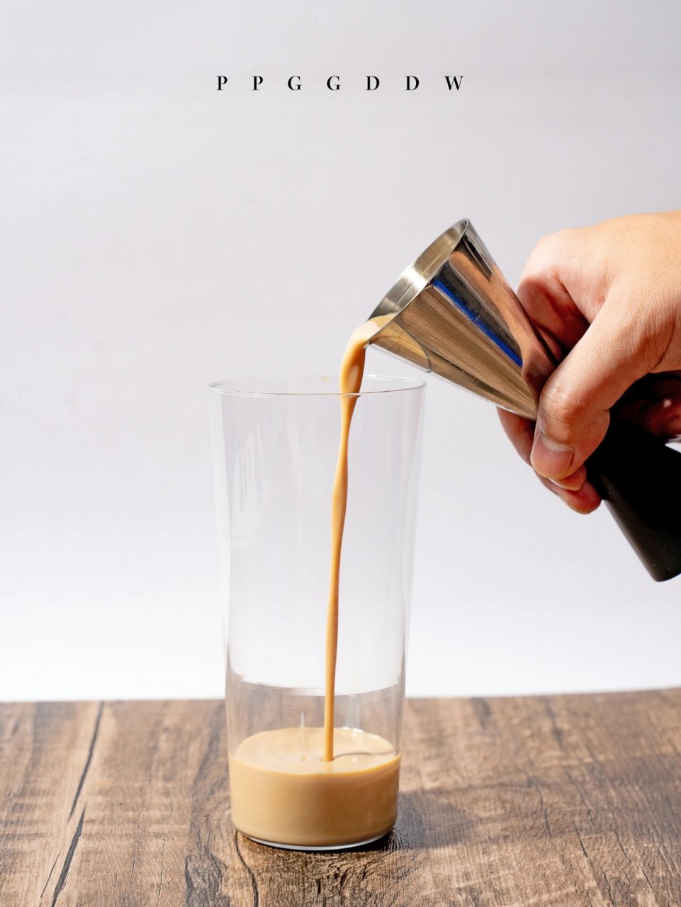 下水道鸡尾酒 快来做给你的好朋友喝吧!