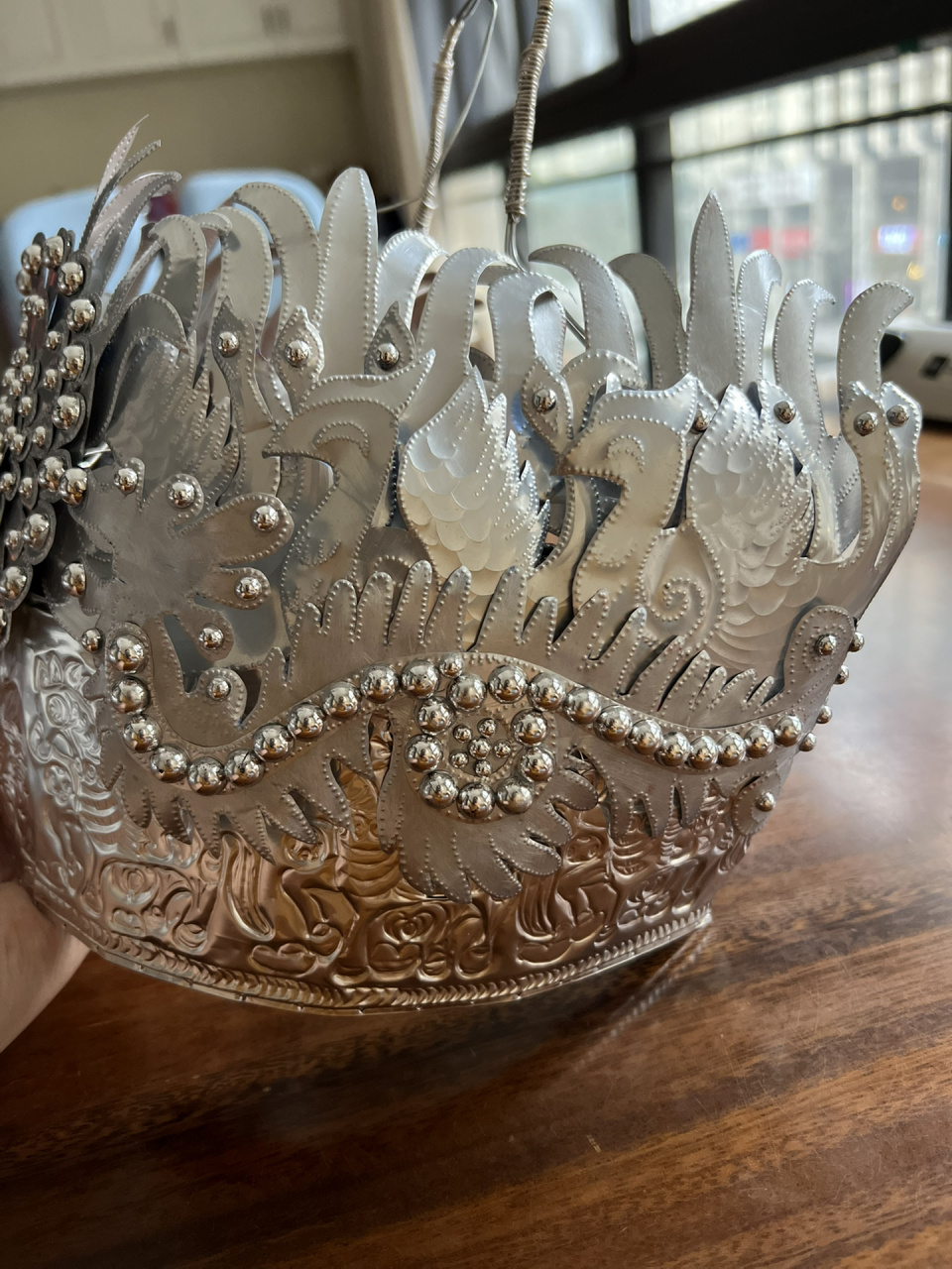 用易拉罐做的传统苗族银头饰 还有几个部分没有完成,这也是最近更新