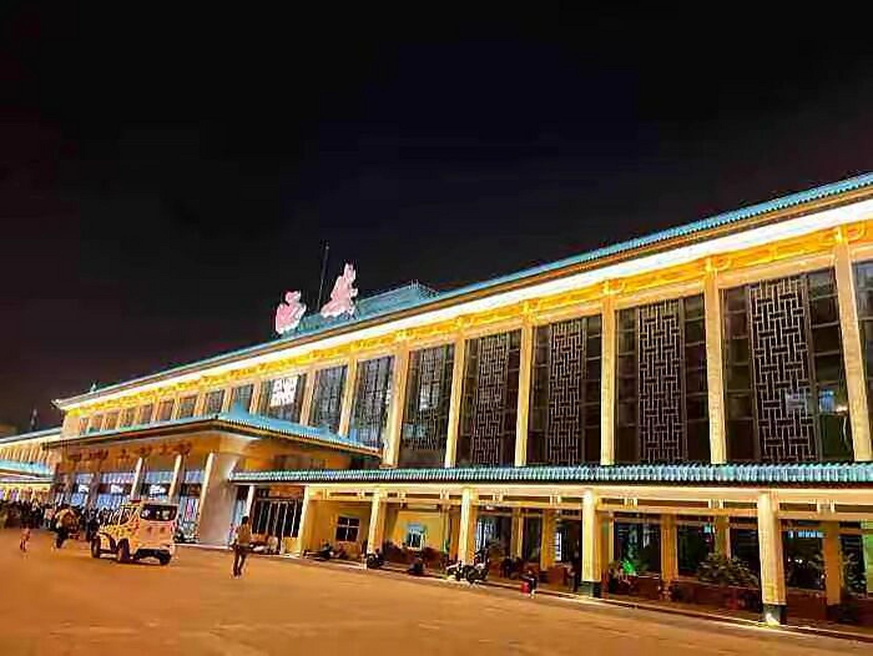 去西安站接人去哪个广场 亲爱的西安友友,明天要去西安站接人,好久没