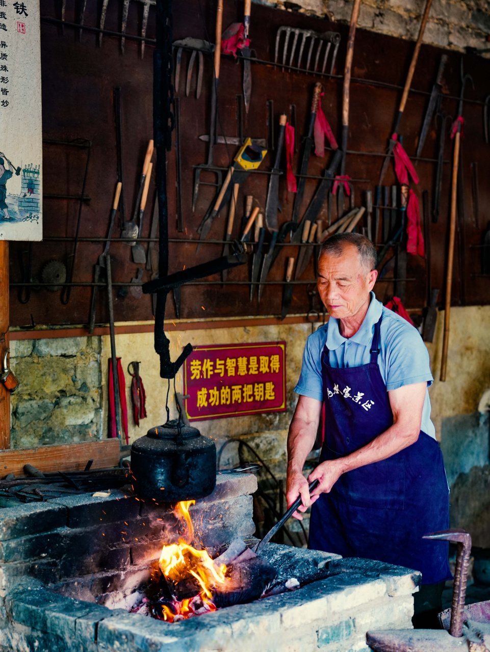 东漓古村·漓水人家景区,位于广西壮族自治区桂林市灵川县大圩镇潮田