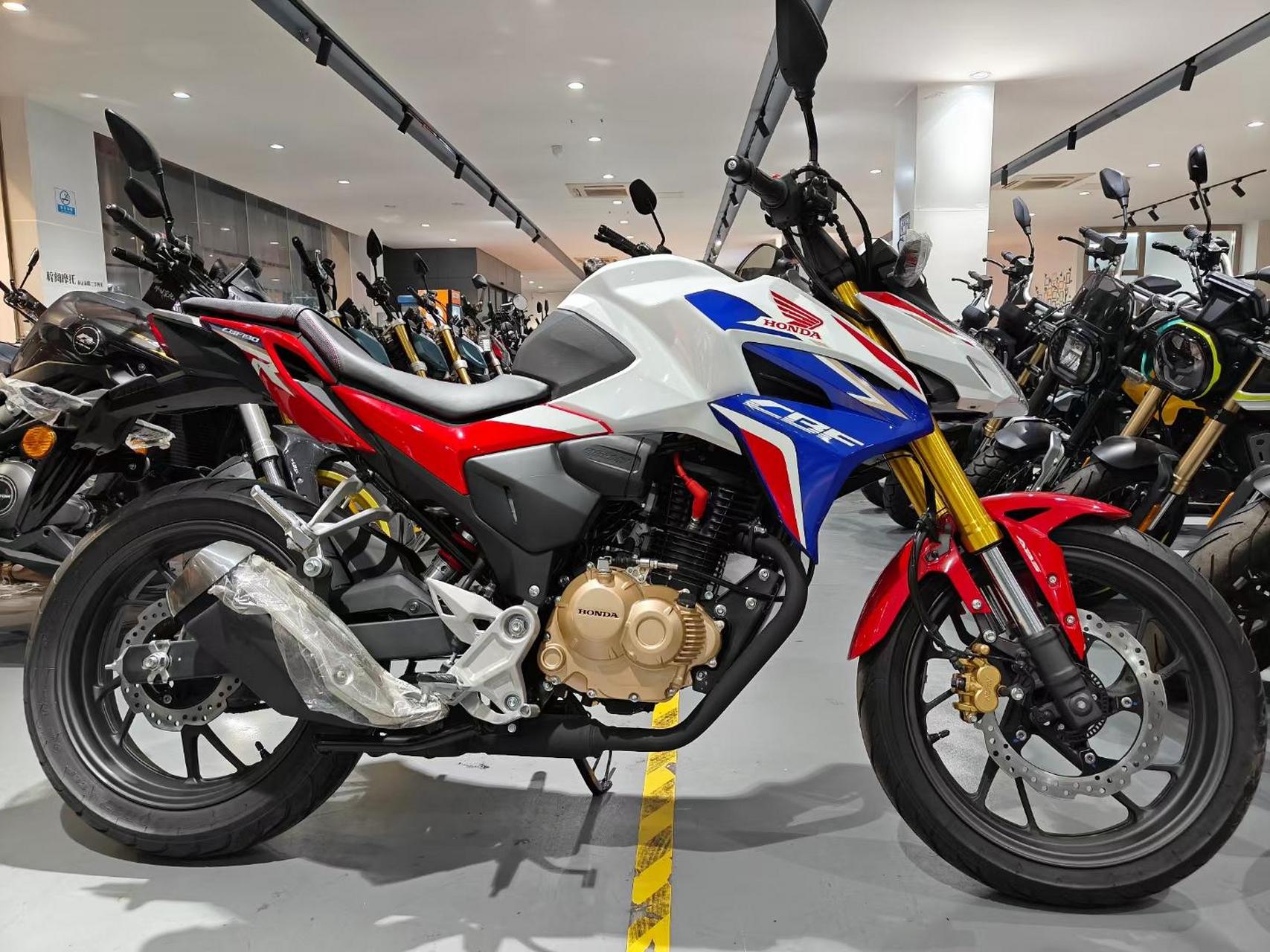 新大洲本田cbf190r三色版 21.4月出厂,全新车!没有加油通电,手续齐全