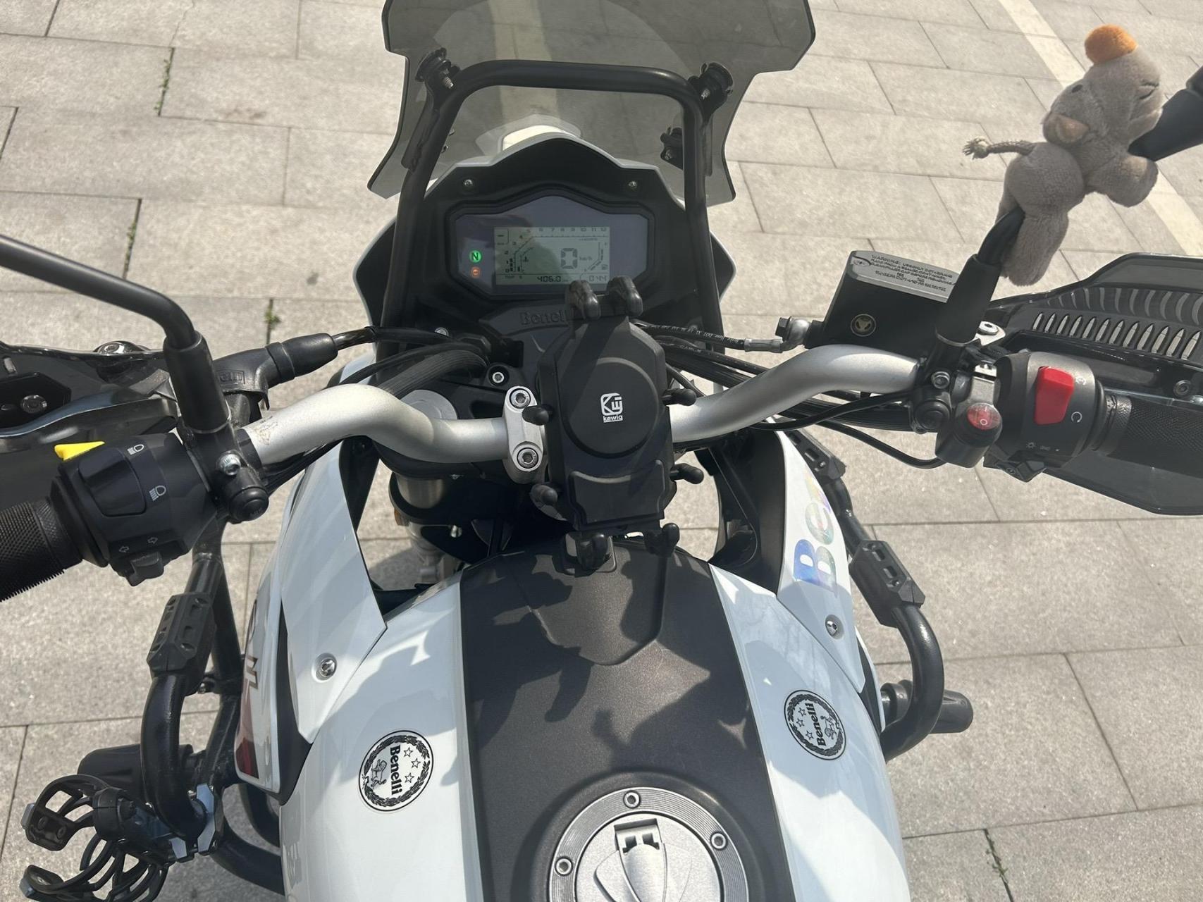 贝纳利trk251 入门级拉力 水冷250排量前后带abs 加装满配!