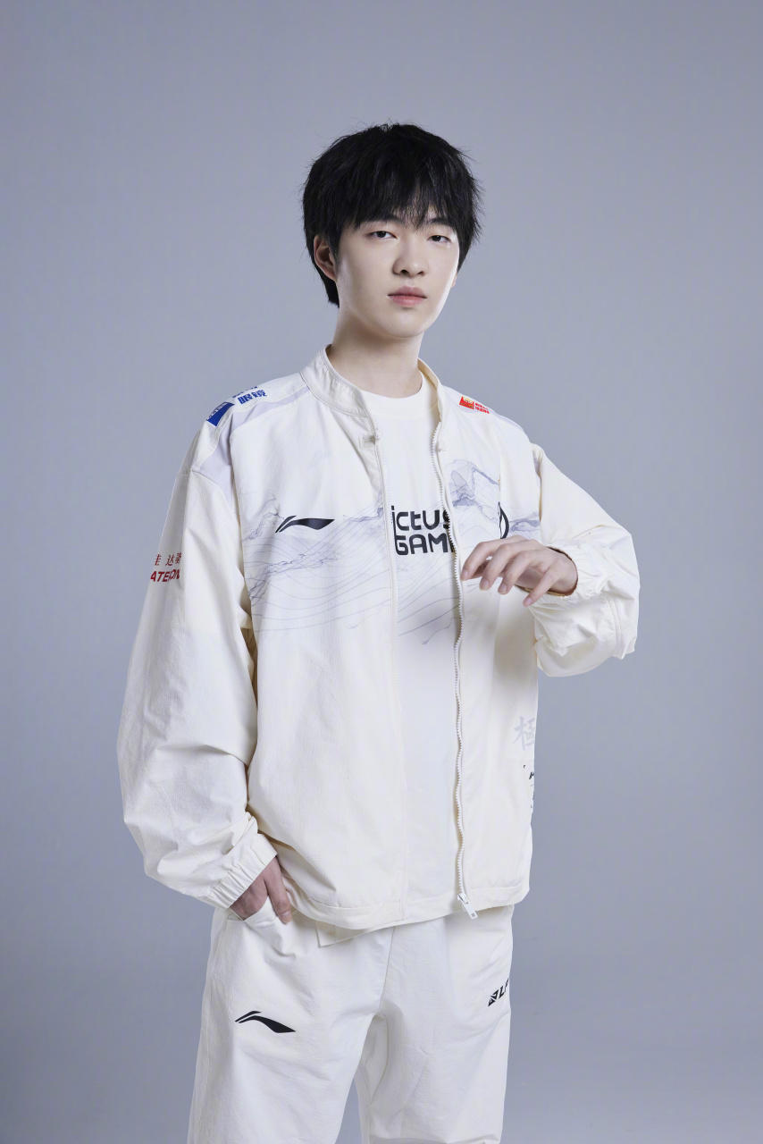 2023lpl夏季赛# 2023lpl夏季赛定妆照:cryin,dove,rashomon教练