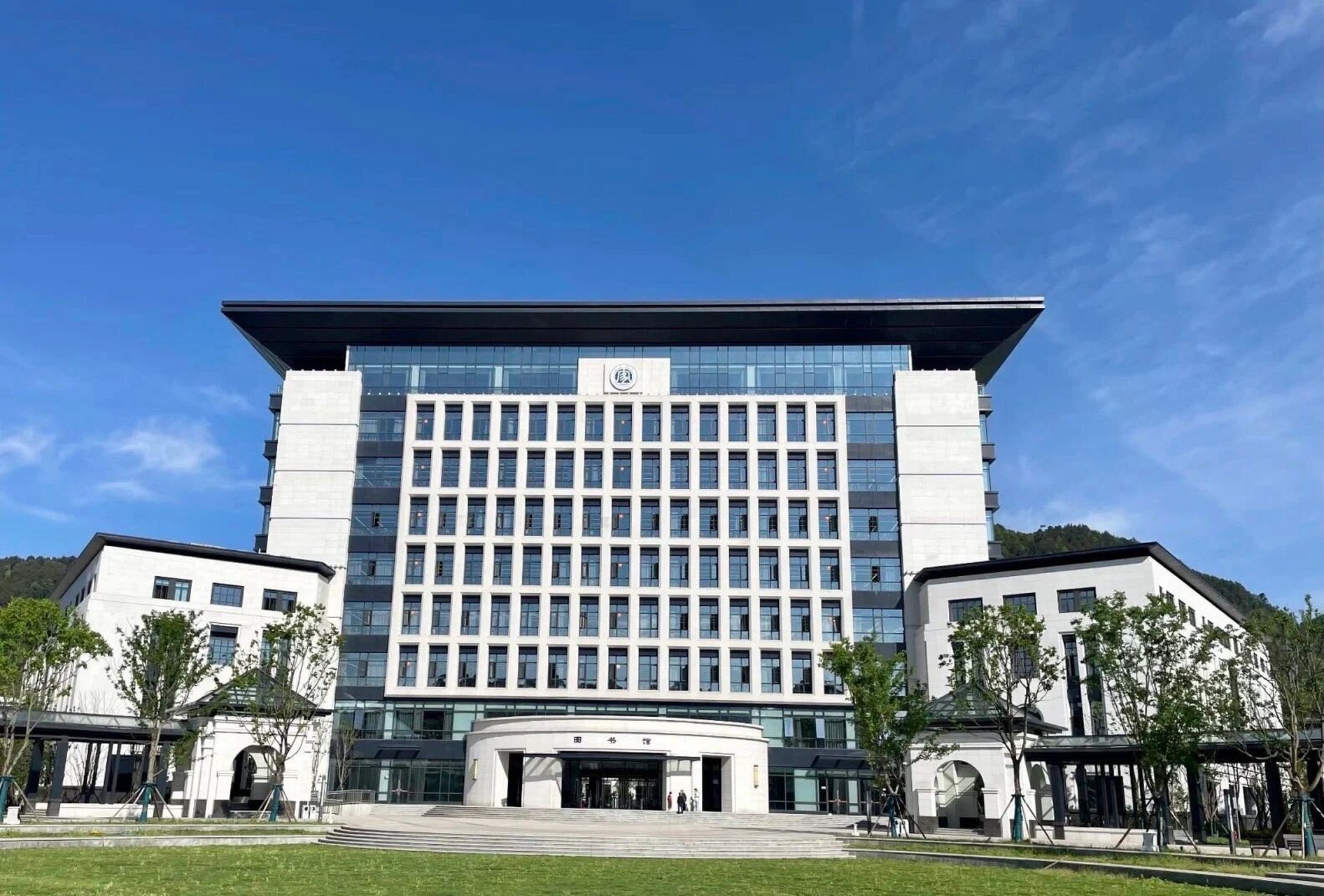 宜宾学院【宿舍篇】 宜宾学院临港校区宿舍篇章 标准上床下桌四人间