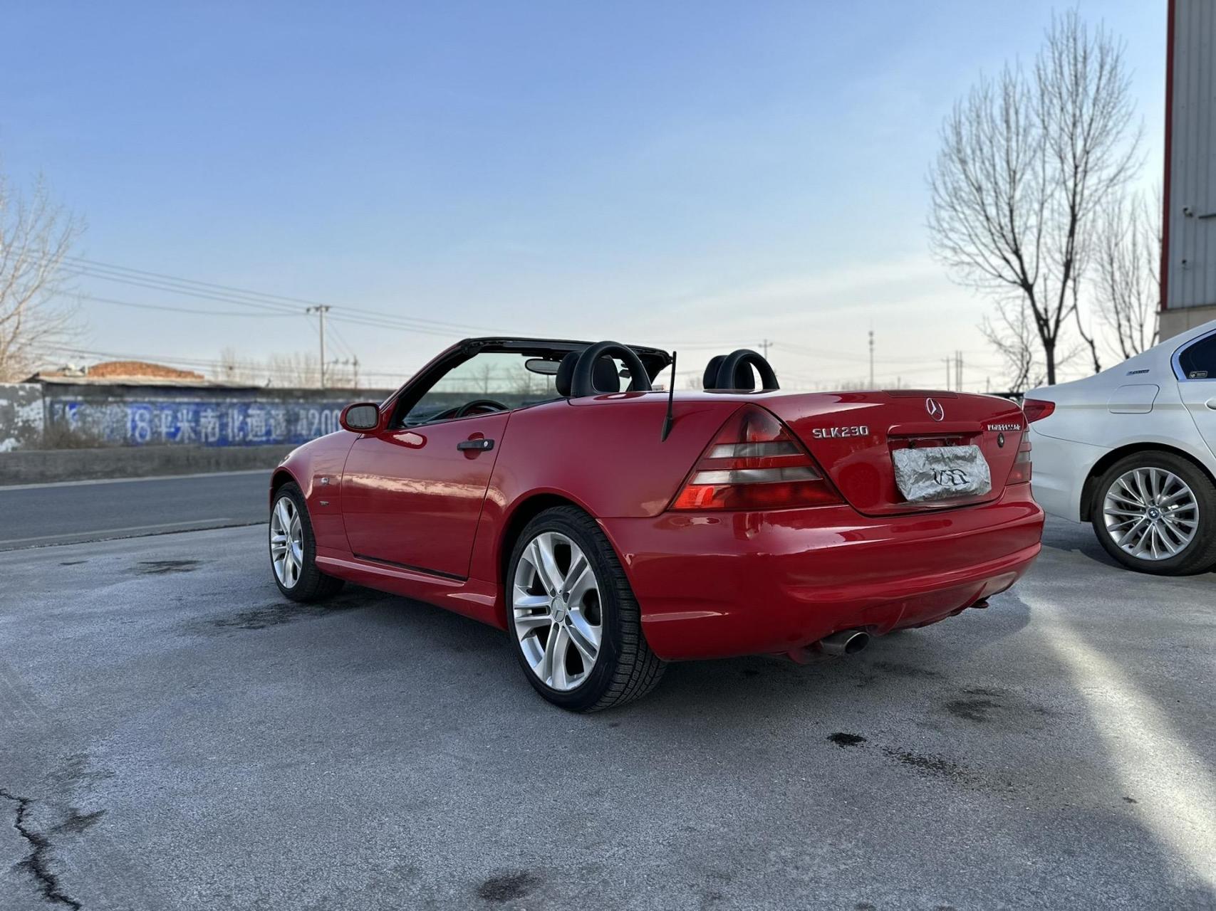 1998年奔驰第一代硬顶敞篷跑车slk230 代号r170 极品车况 这么多年的