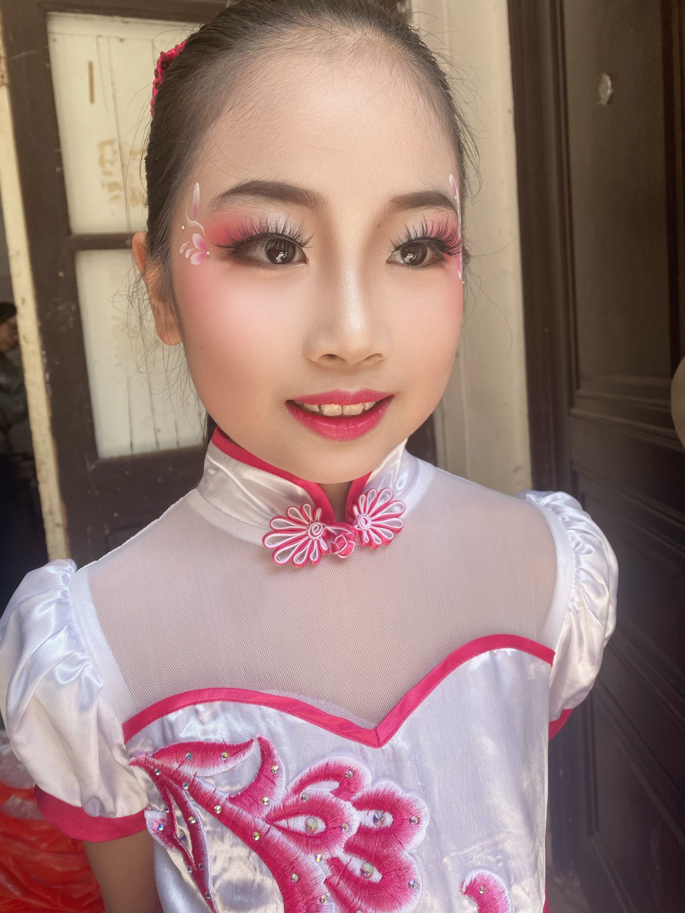 朗诵比赛简单清水妆容 简单清水妆容朗诵