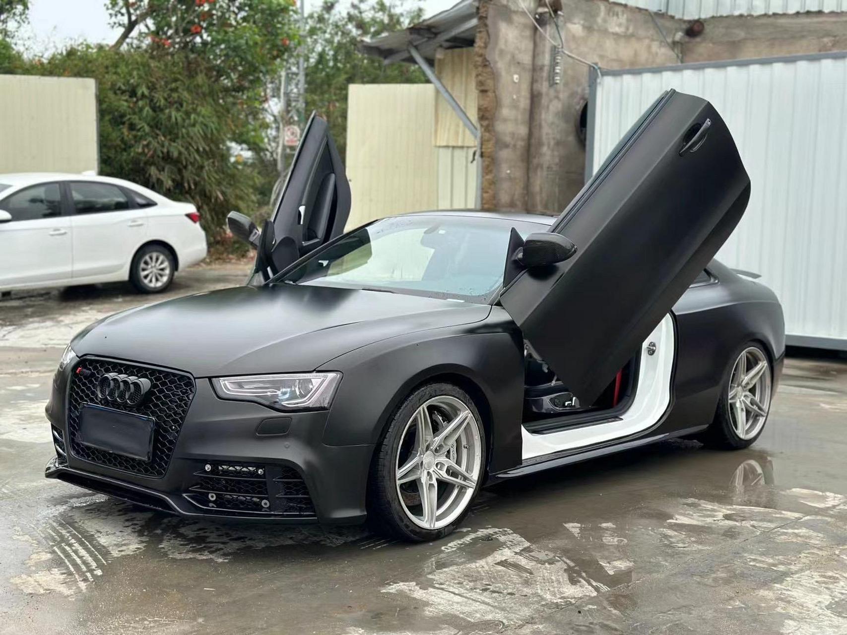 0t高配机械增压 两门四座无框车门 拨片 爆改r8方向盘 赛道碳纤维座椅